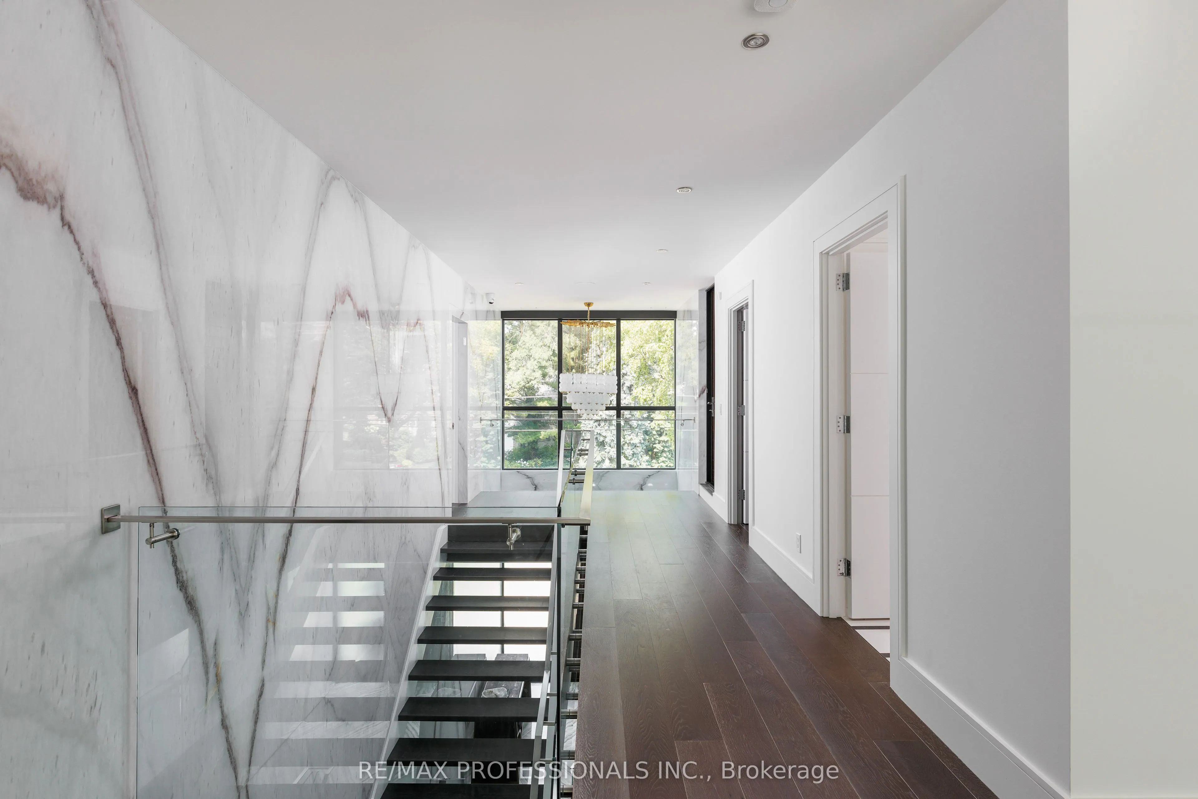 7 Ashley Park Road