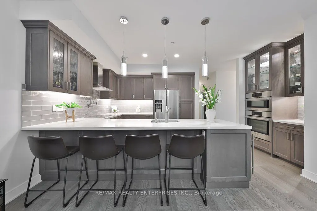 1575 Lakeshore Road W, #GR17