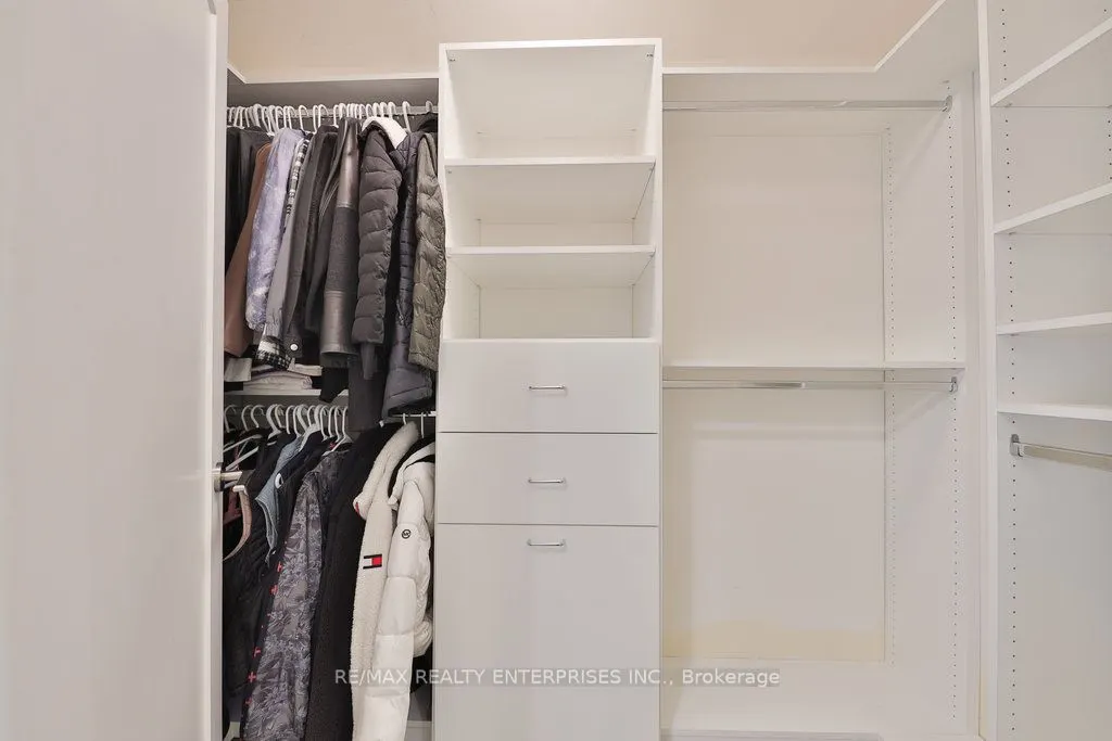 1575 Lakeshore Road W, #GR17