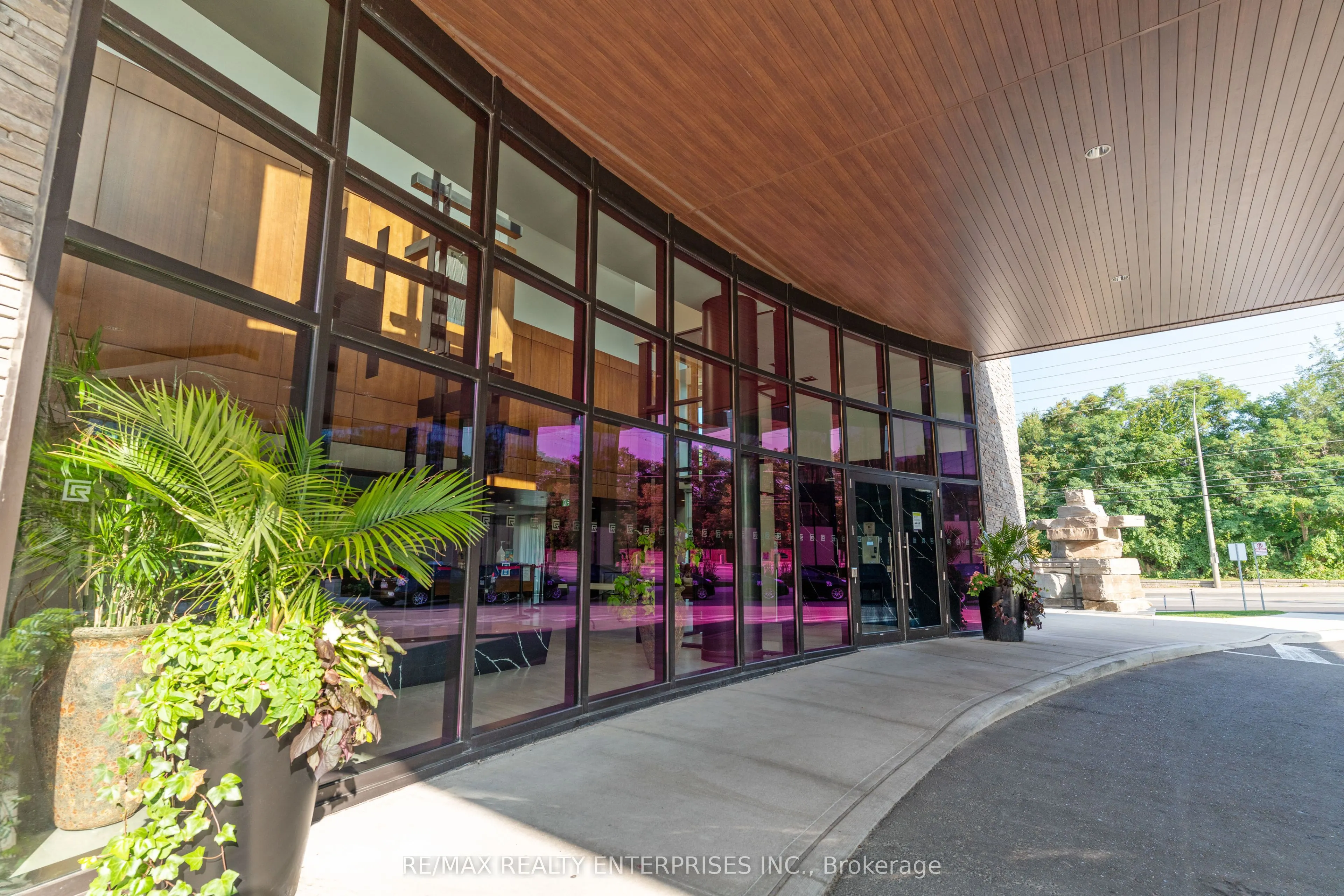 1575 Lakeshore Road W, #GR17