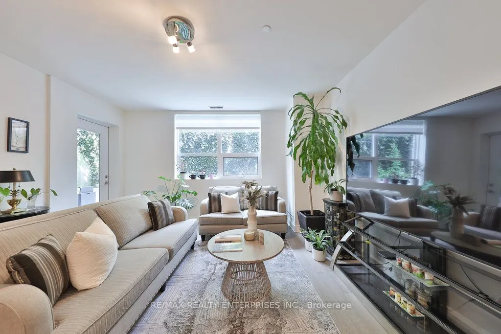 1575 Lakeshore Road W, #GR17