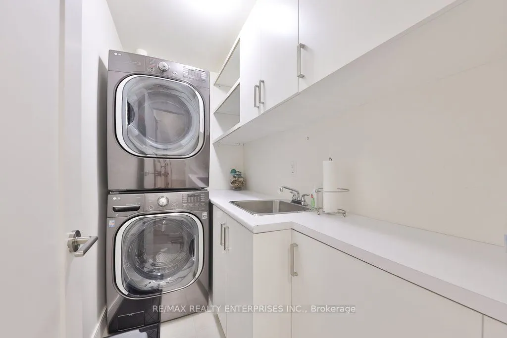 1575 Lakeshore Road W, #GR17