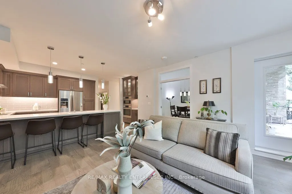 1575 Lakeshore Road W, #GR17