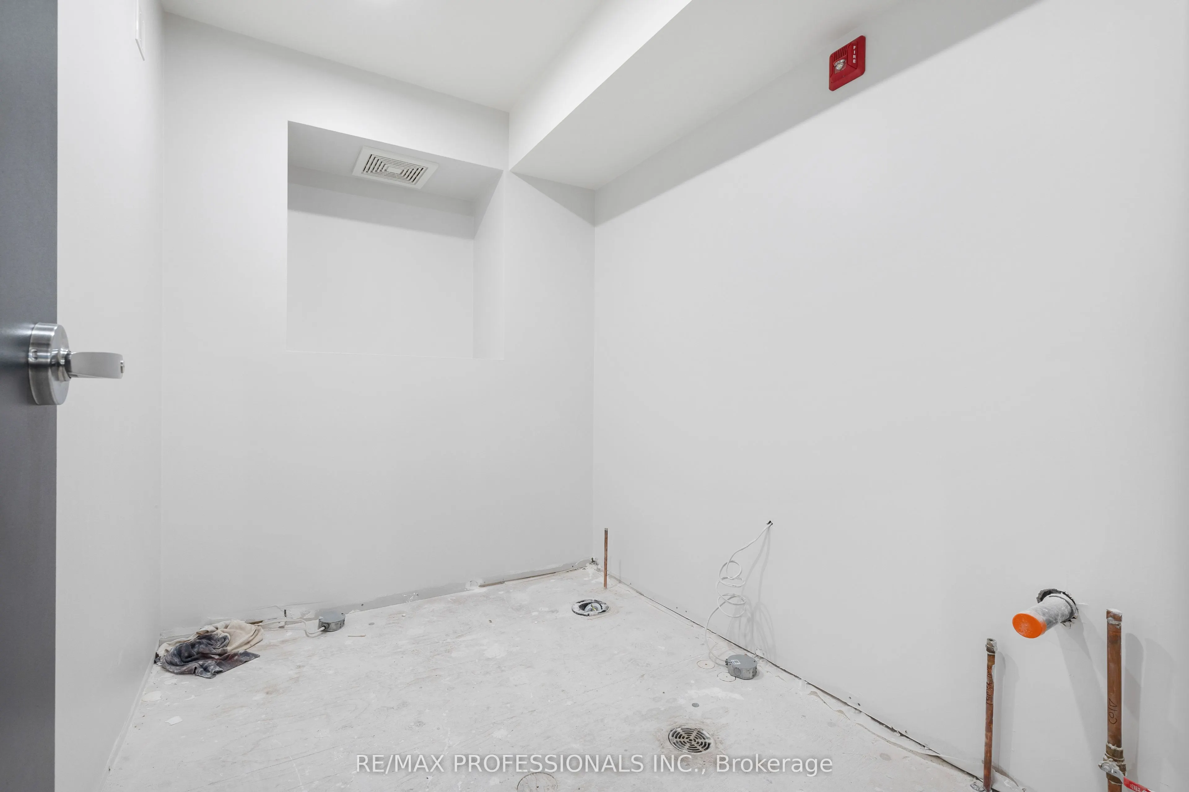 430 Browns Line, #2nd Floor