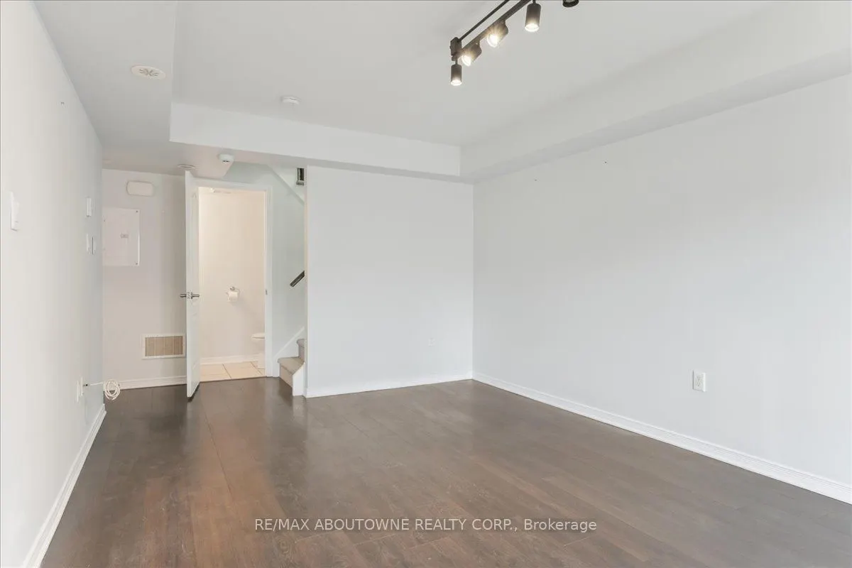 2441 Greenwich Road, #121