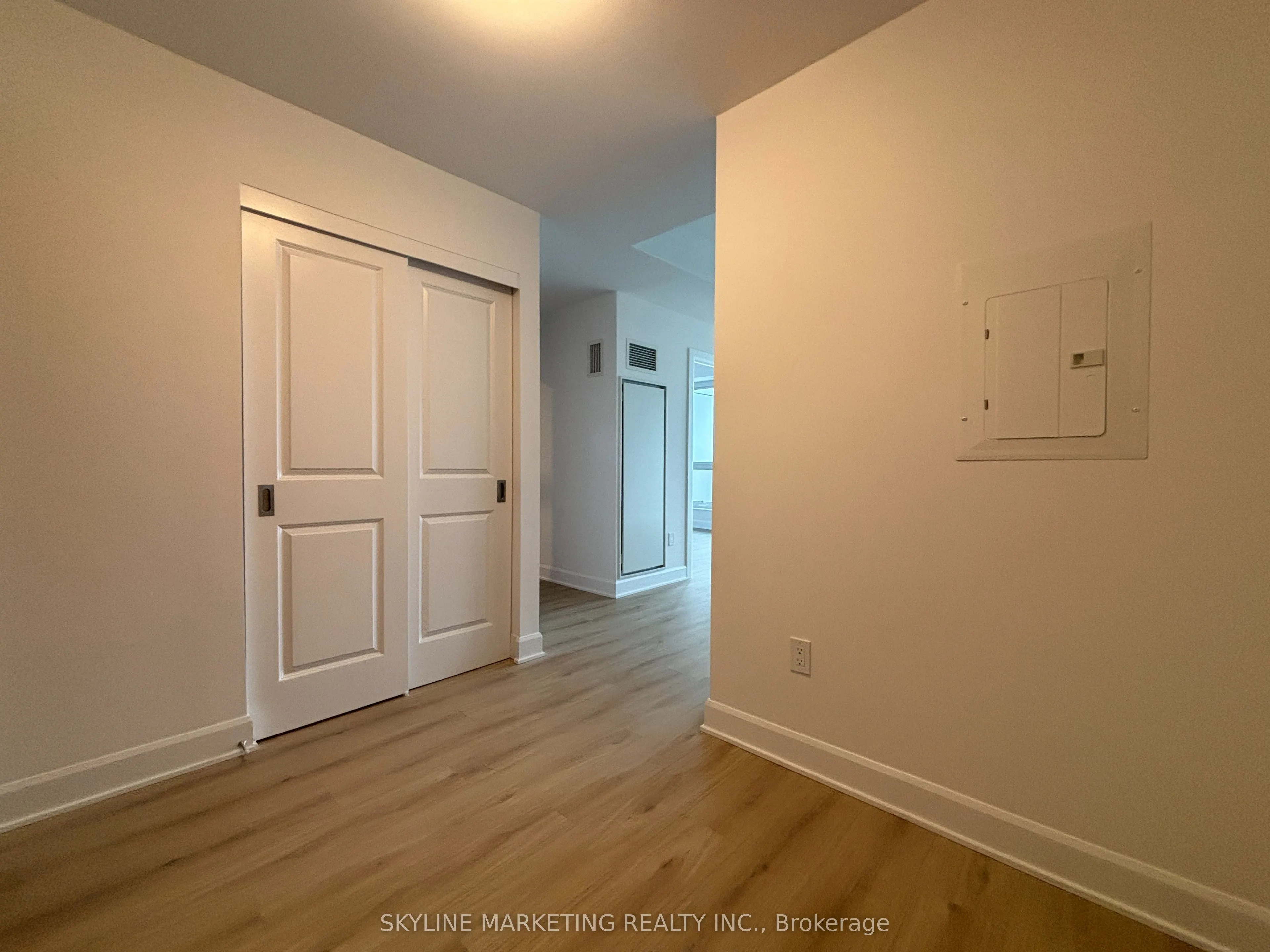3240 William Colston Avenue, #809