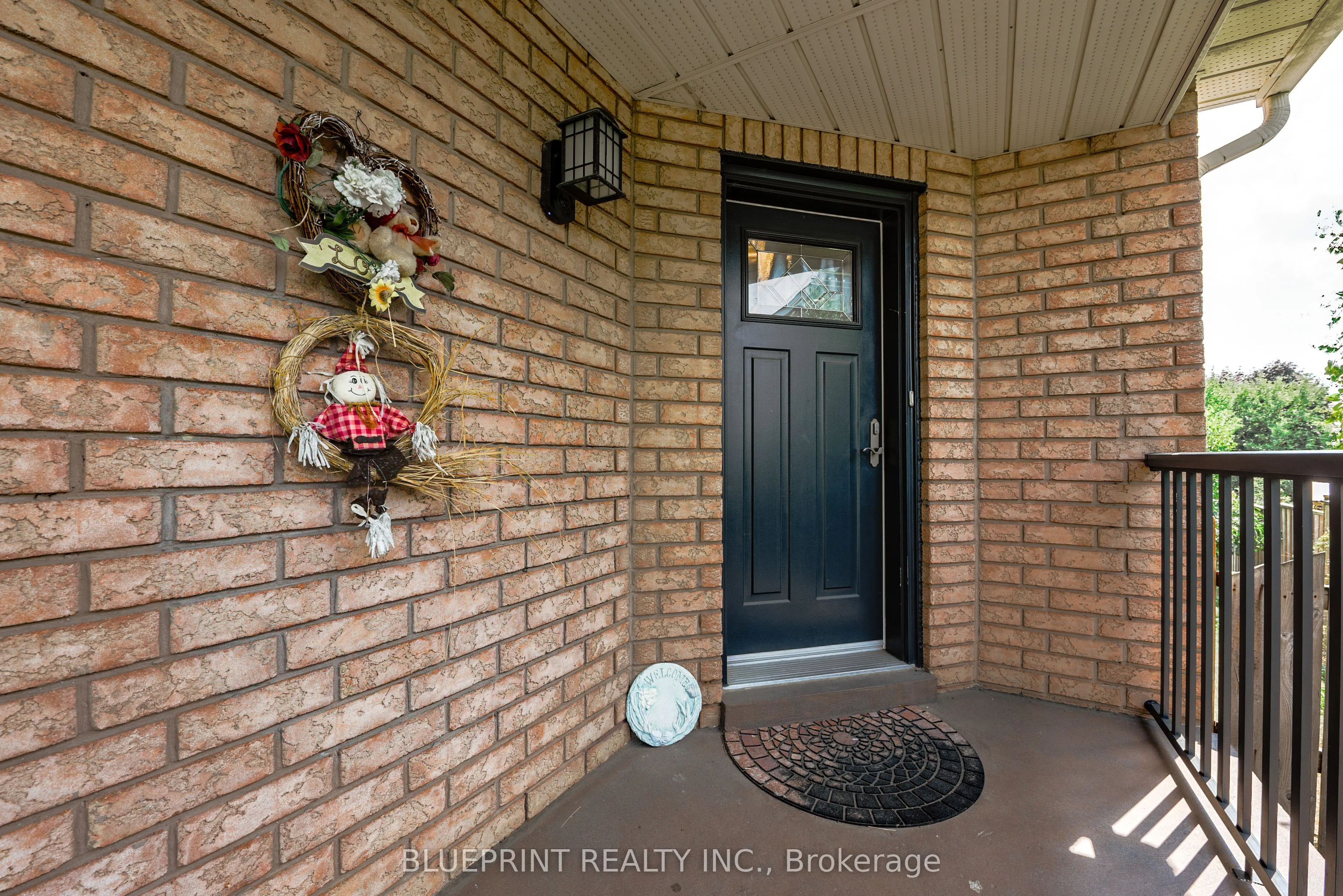 812 Knotty Pine Grove