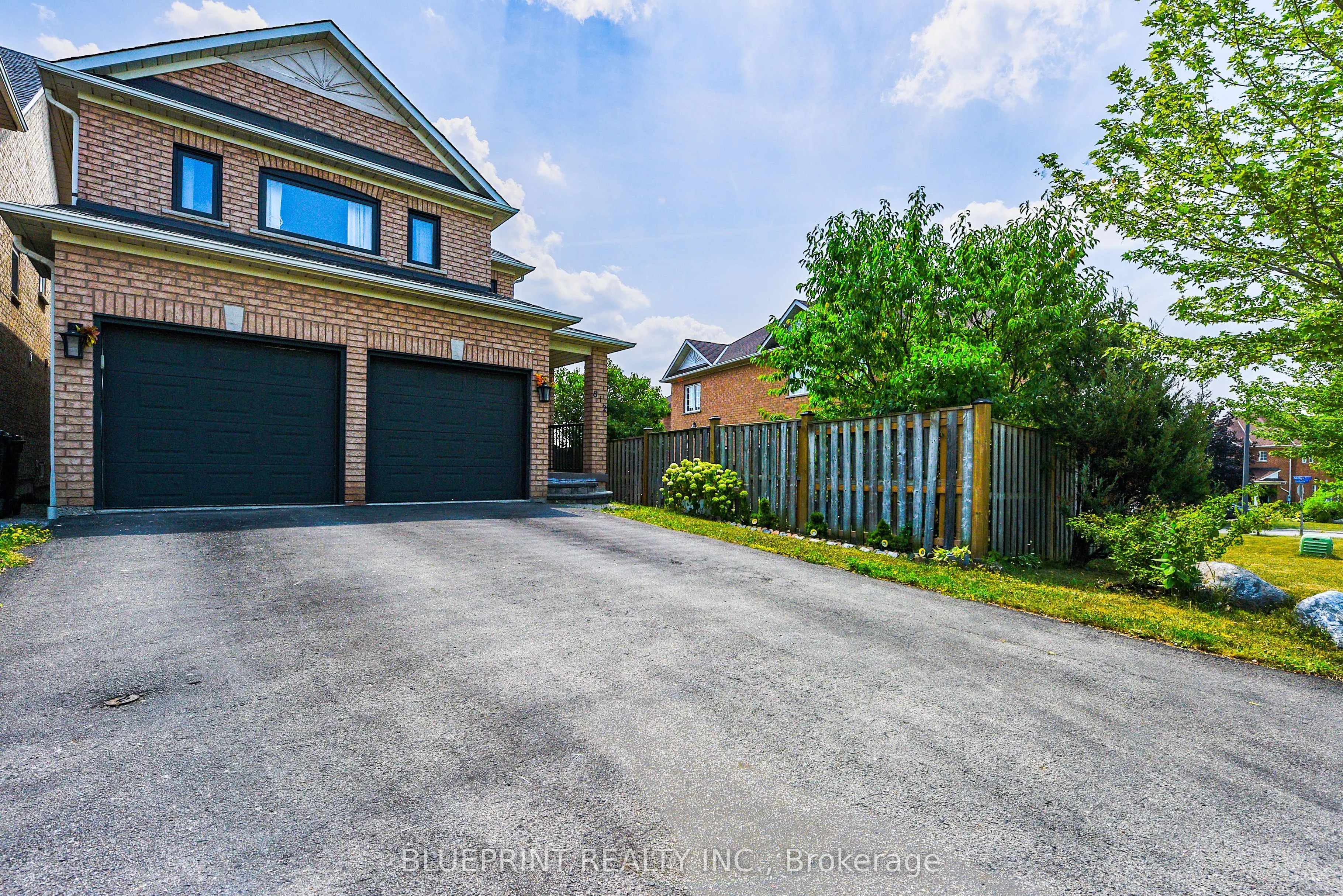 812 Knotty Pine Grove