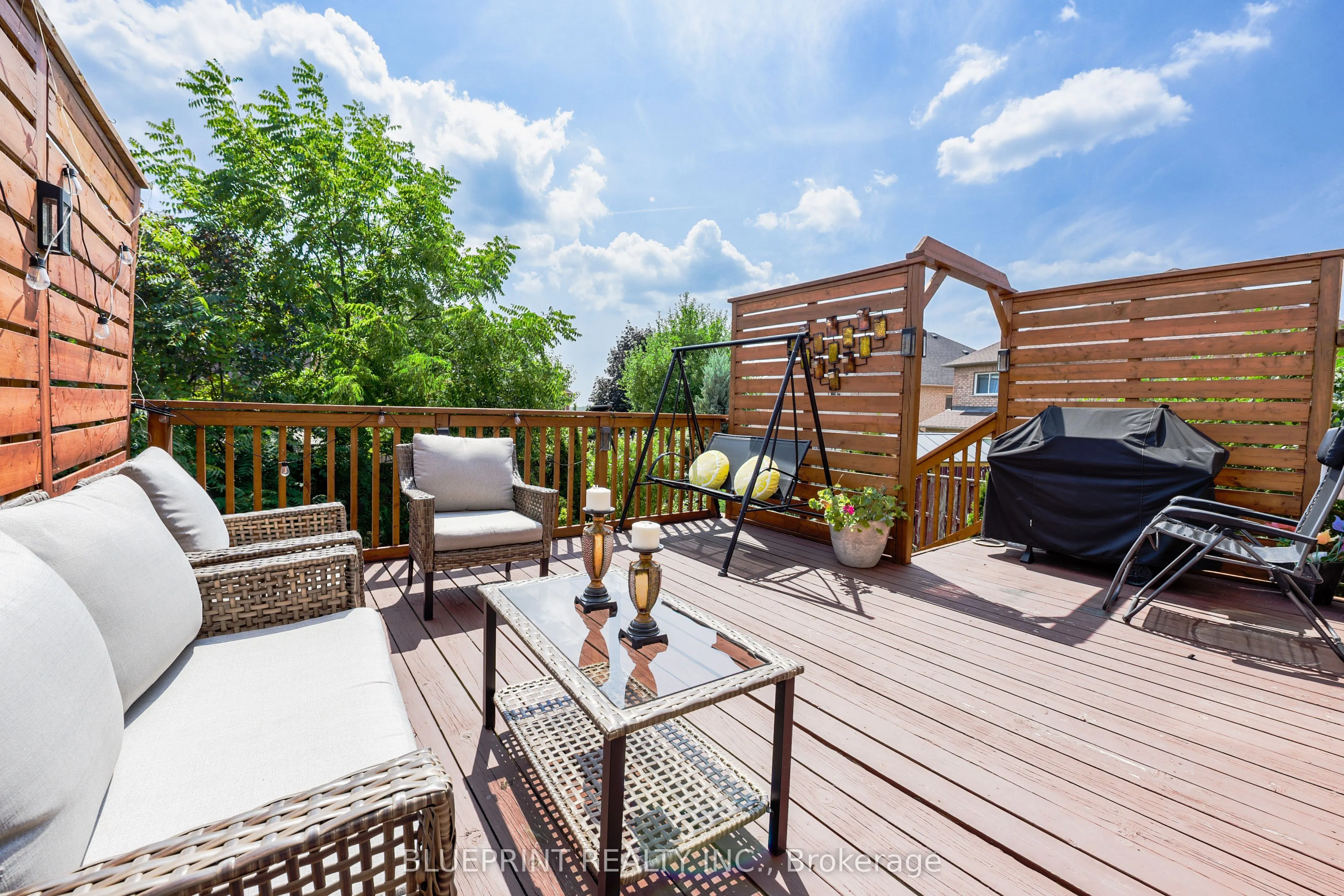 812 Knotty Pine Grove