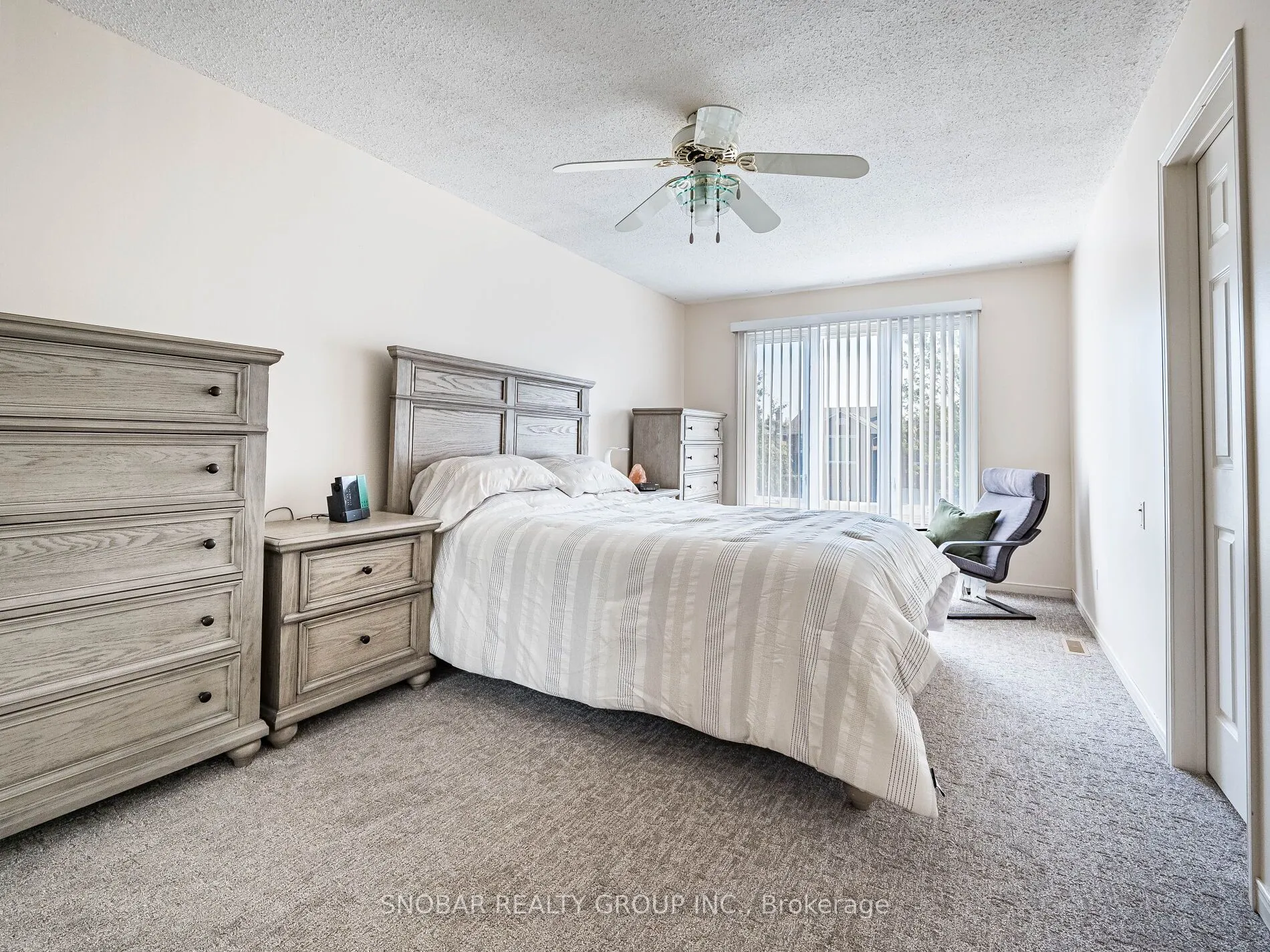 971 Lucerne Crescent