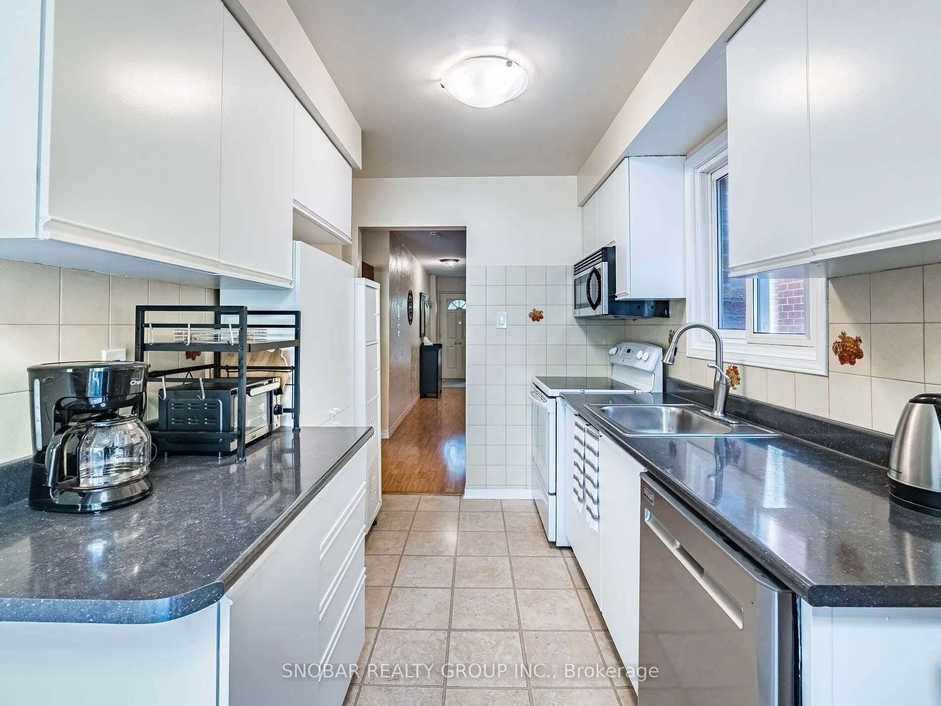 971 Lucerne Crescent