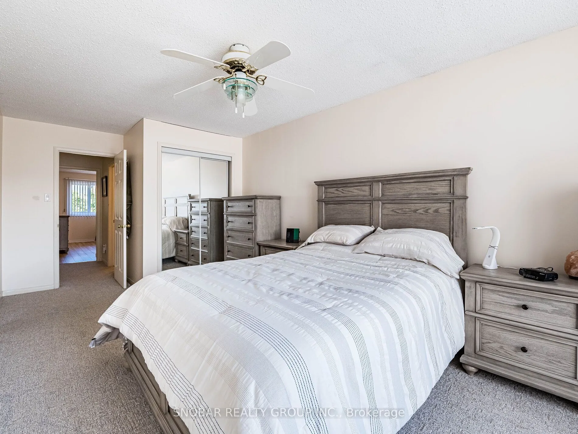 971 Lucerne Crescent