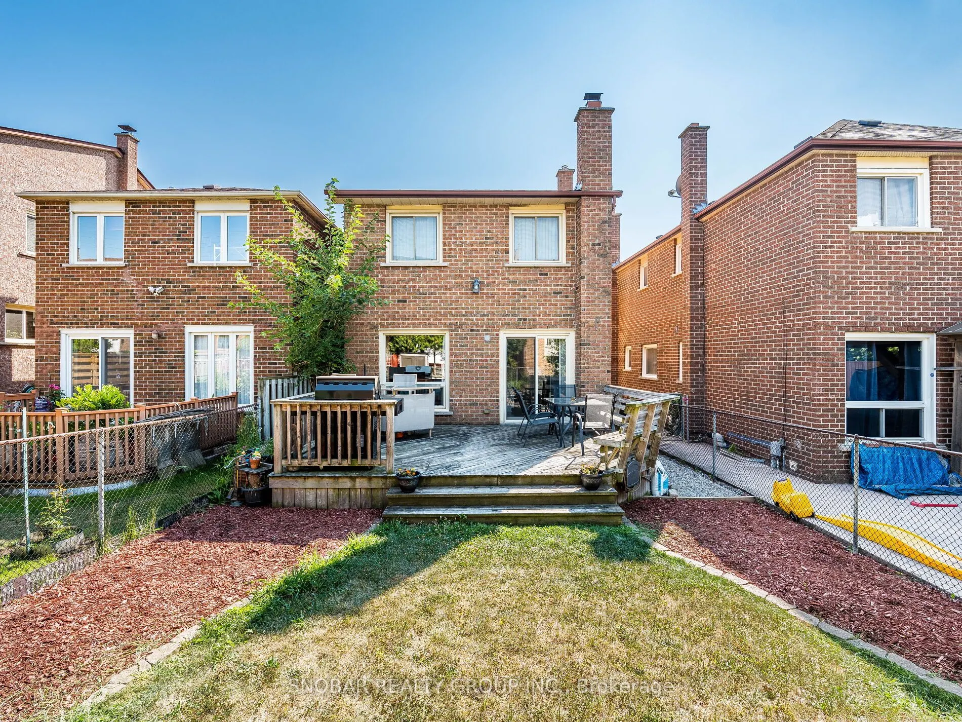 971 Lucerne Crescent