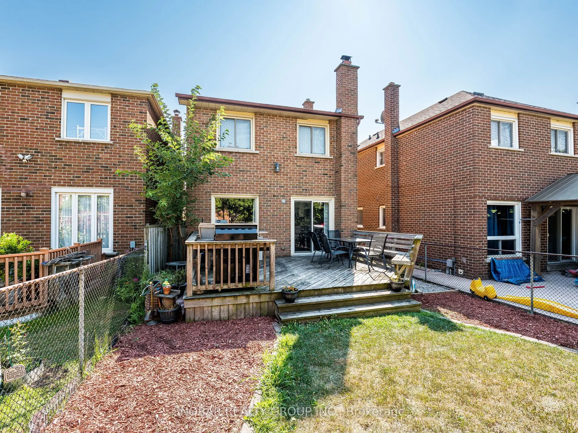 971 Lucerne Crescent