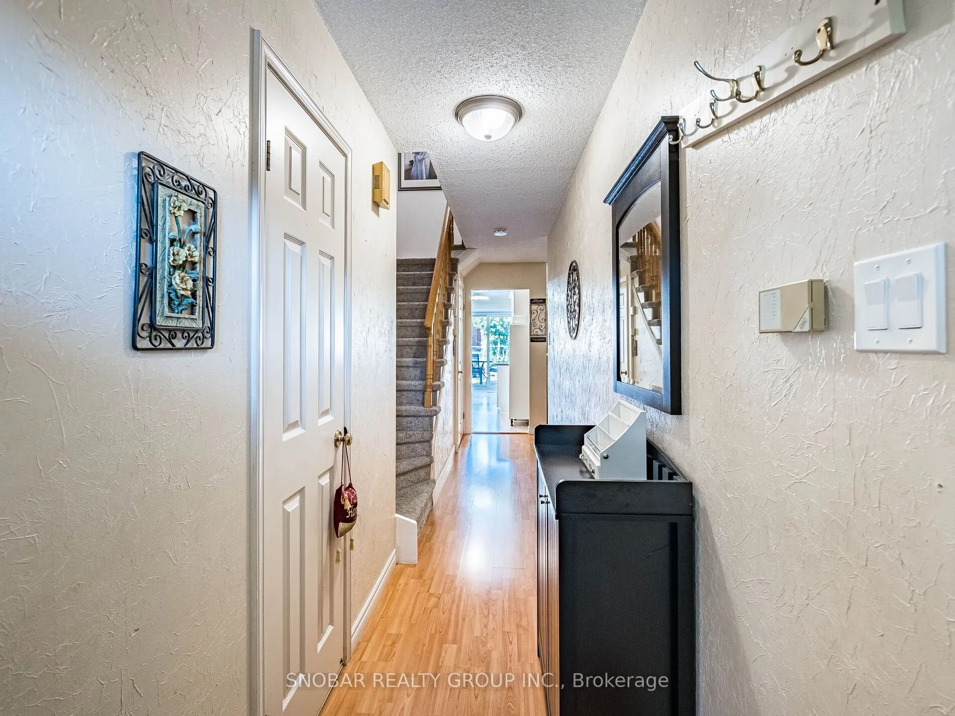 971 Lucerne Crescent