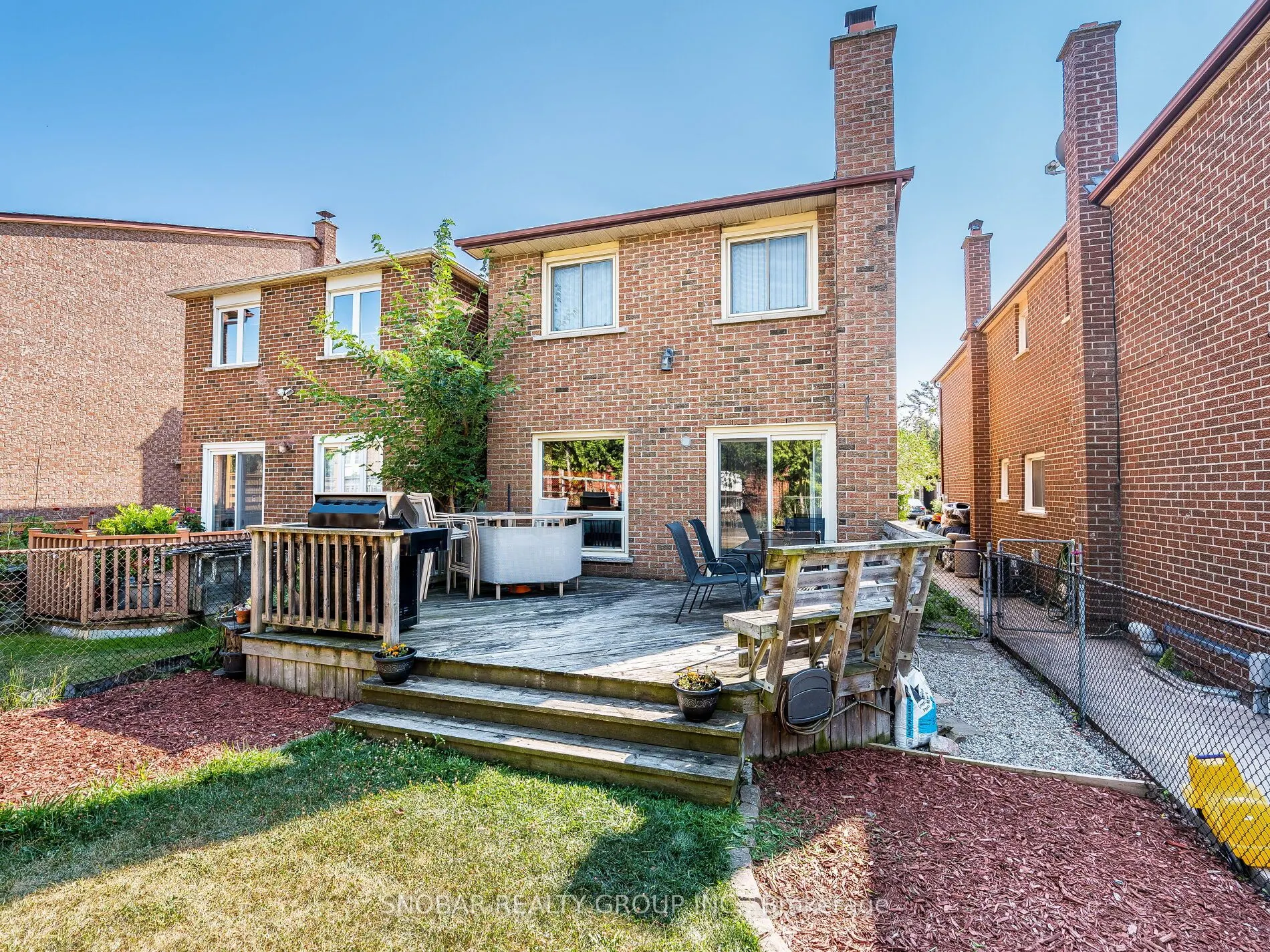 971 Lucerne Crescent