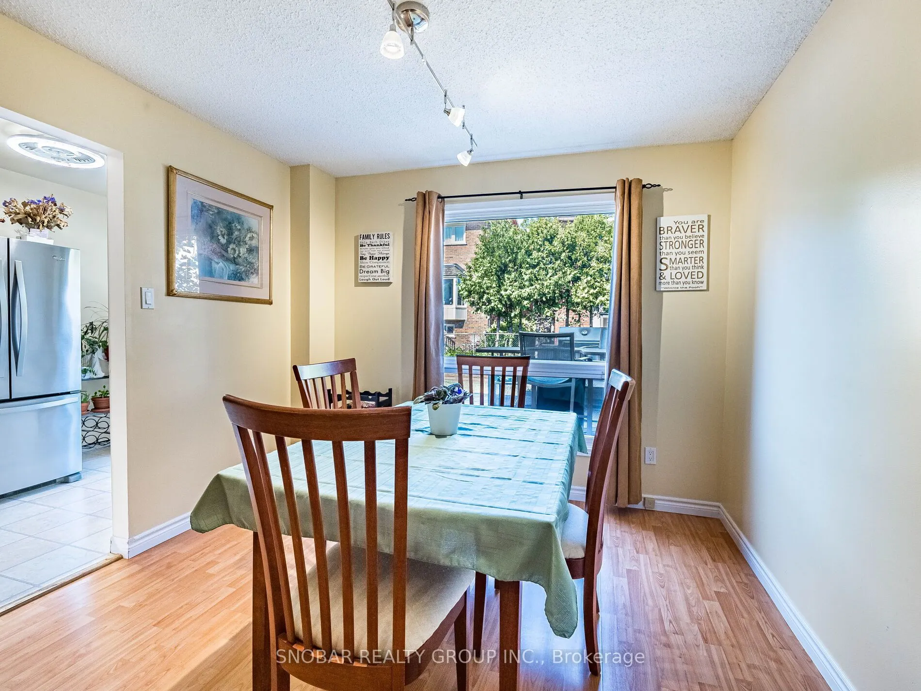 971 Lucerne Crescent