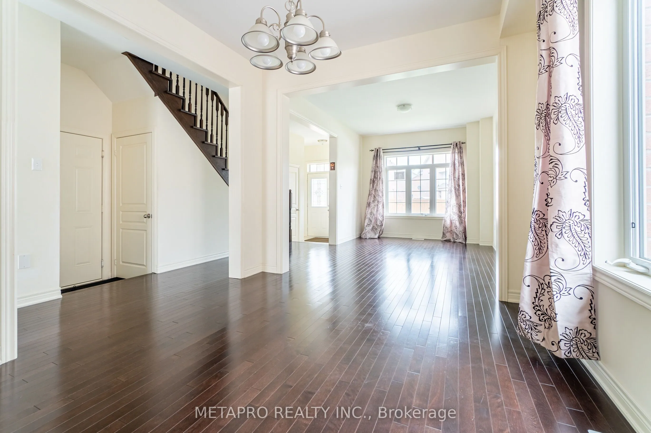 69 George Robinson Drive