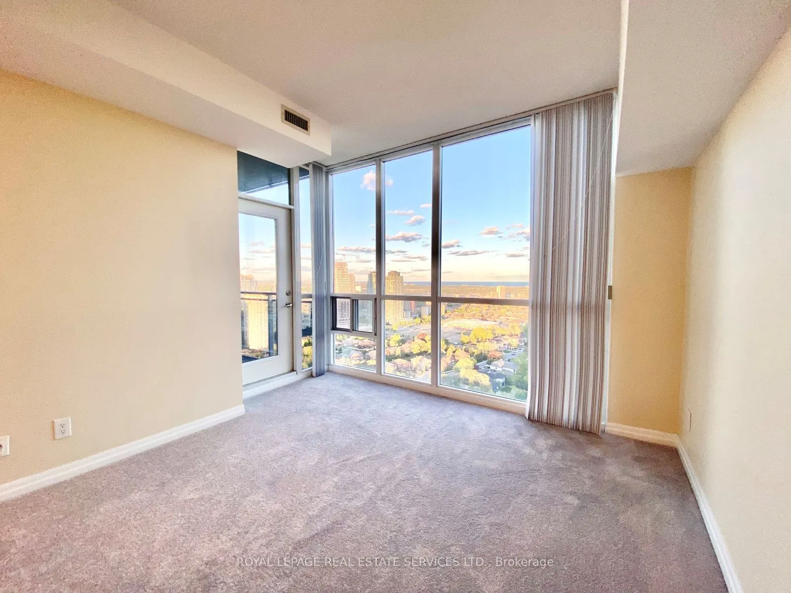 223 Webb Drive, #2706