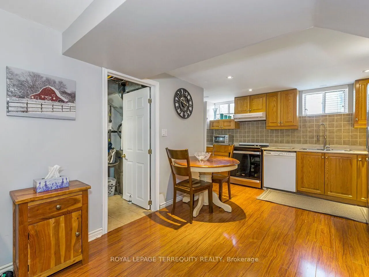 21 Pylon Place