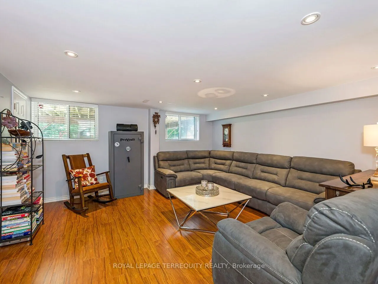 21 Pylon Place