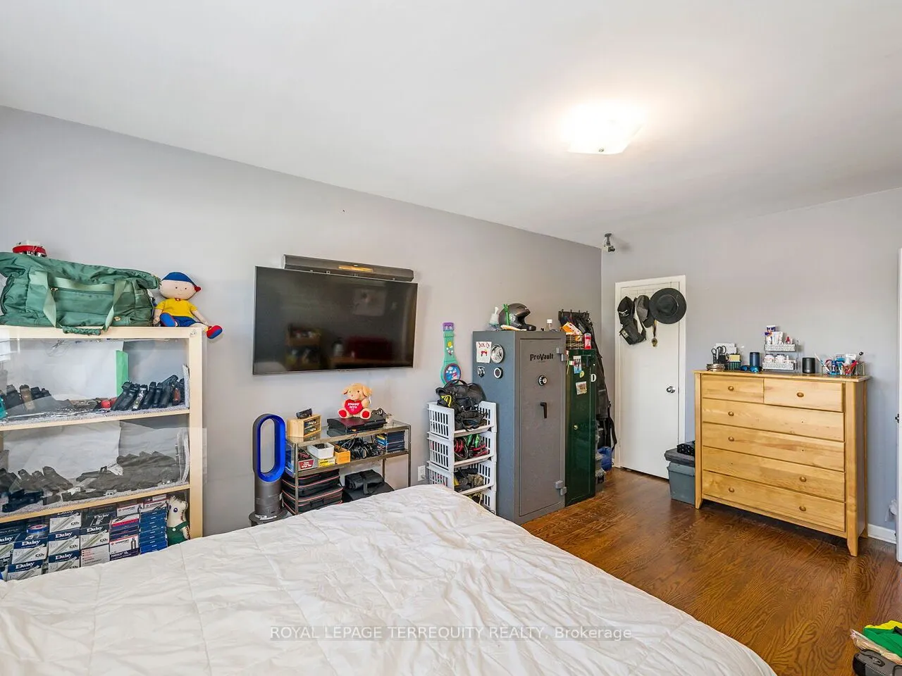 21 Pylon Place