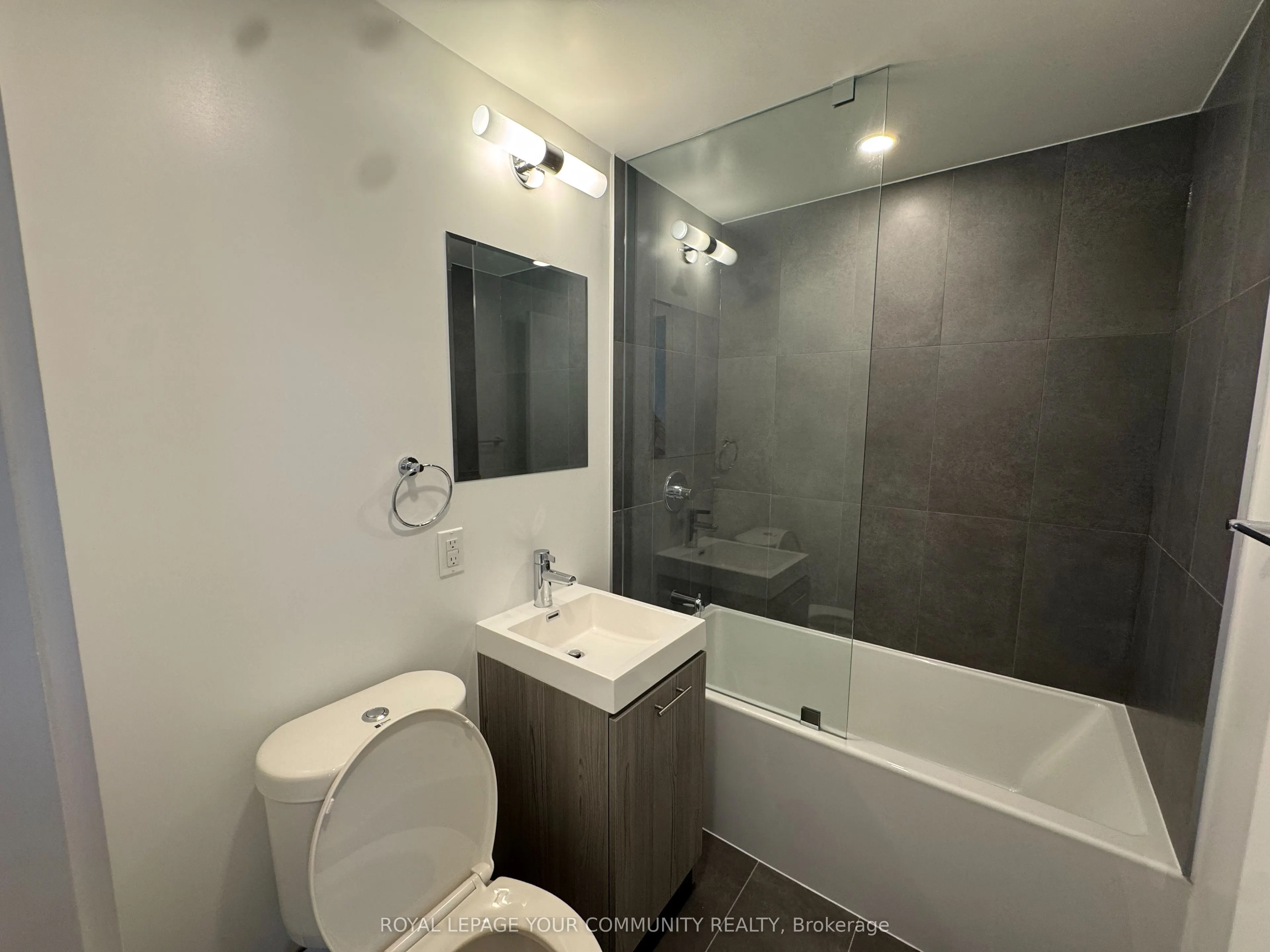 135 Tyndall Avenue, #0505