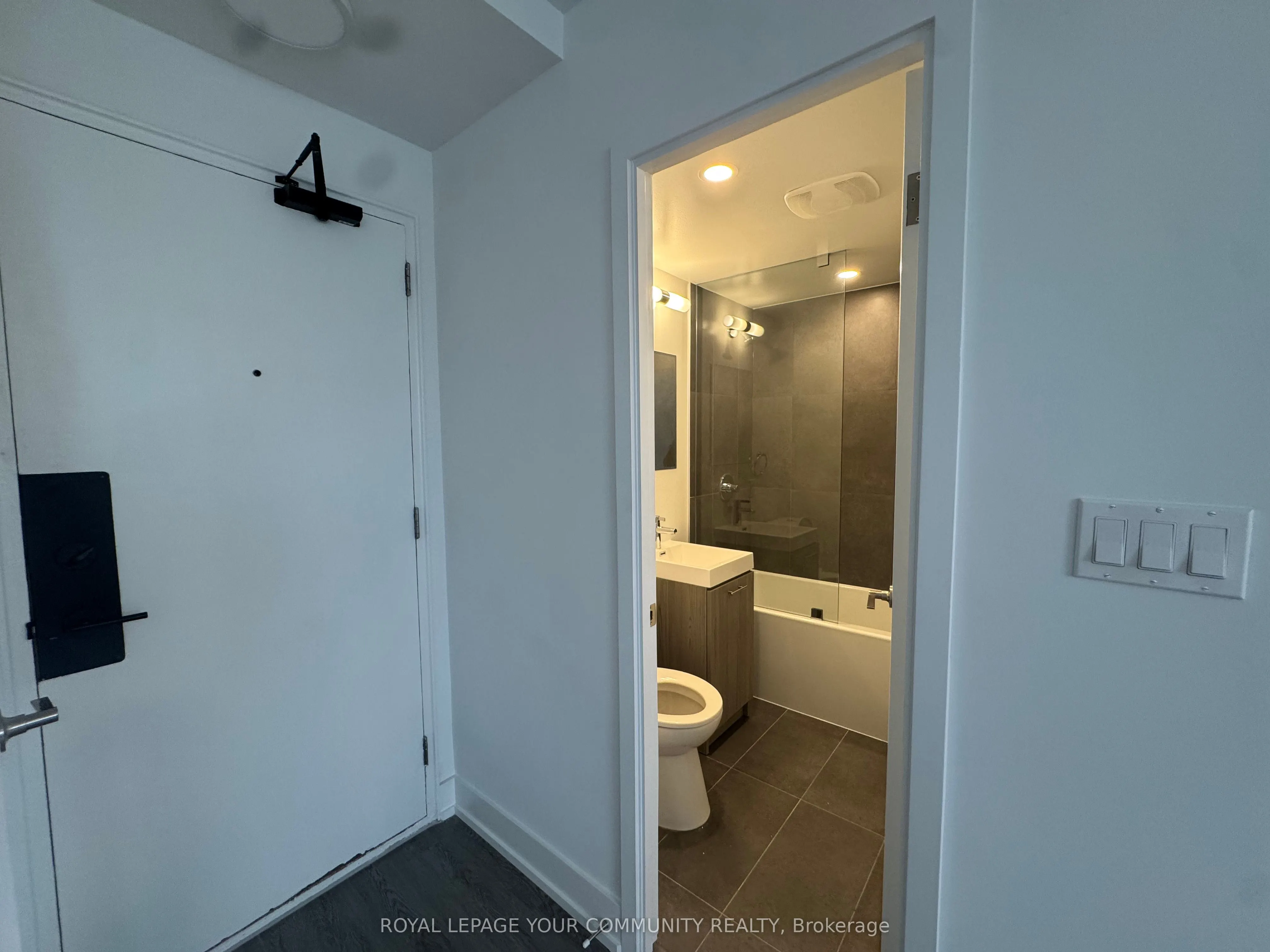 135 Tyndall Avenue, #0505