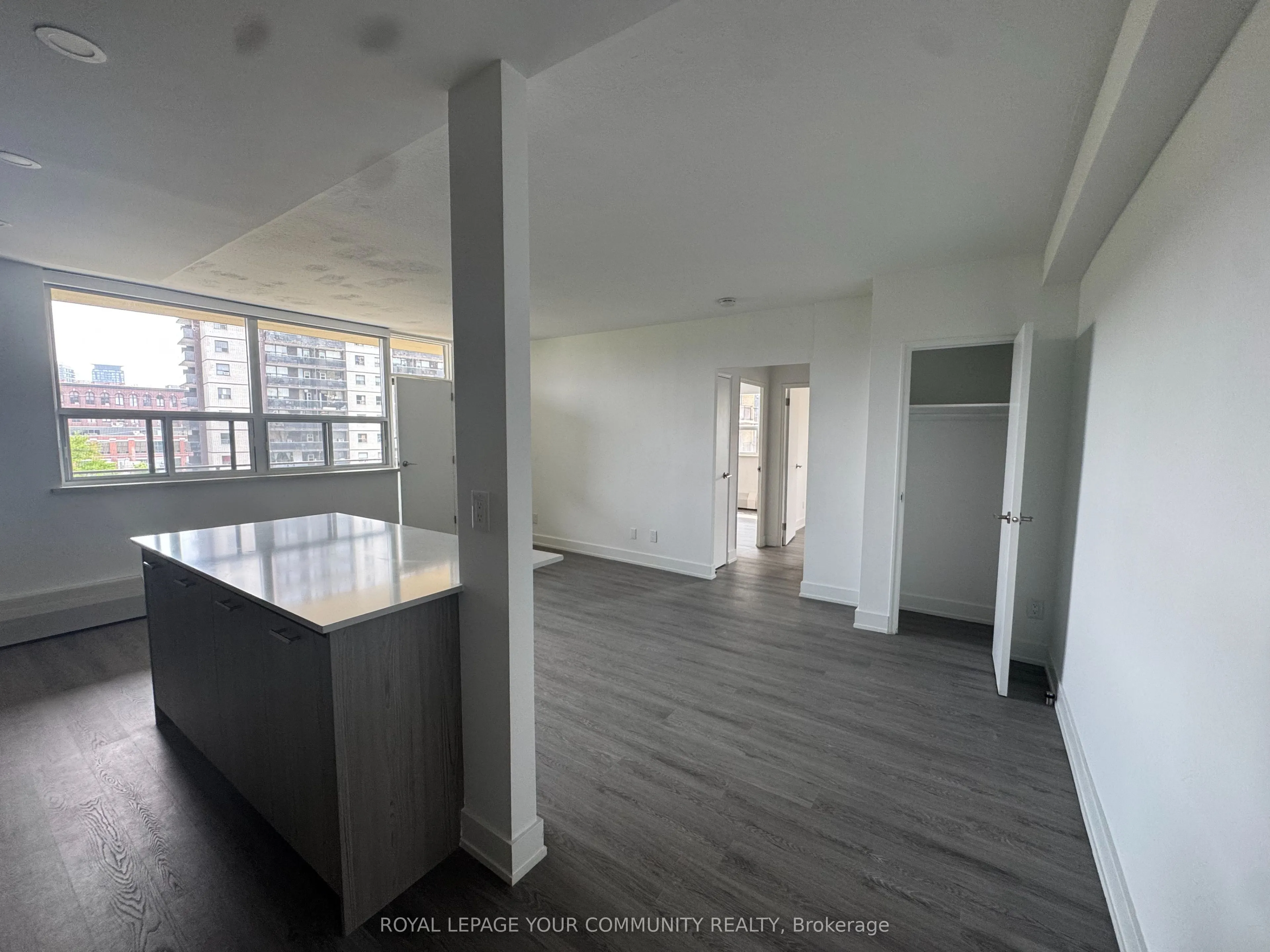 135 Tyndall Avenue, #0521