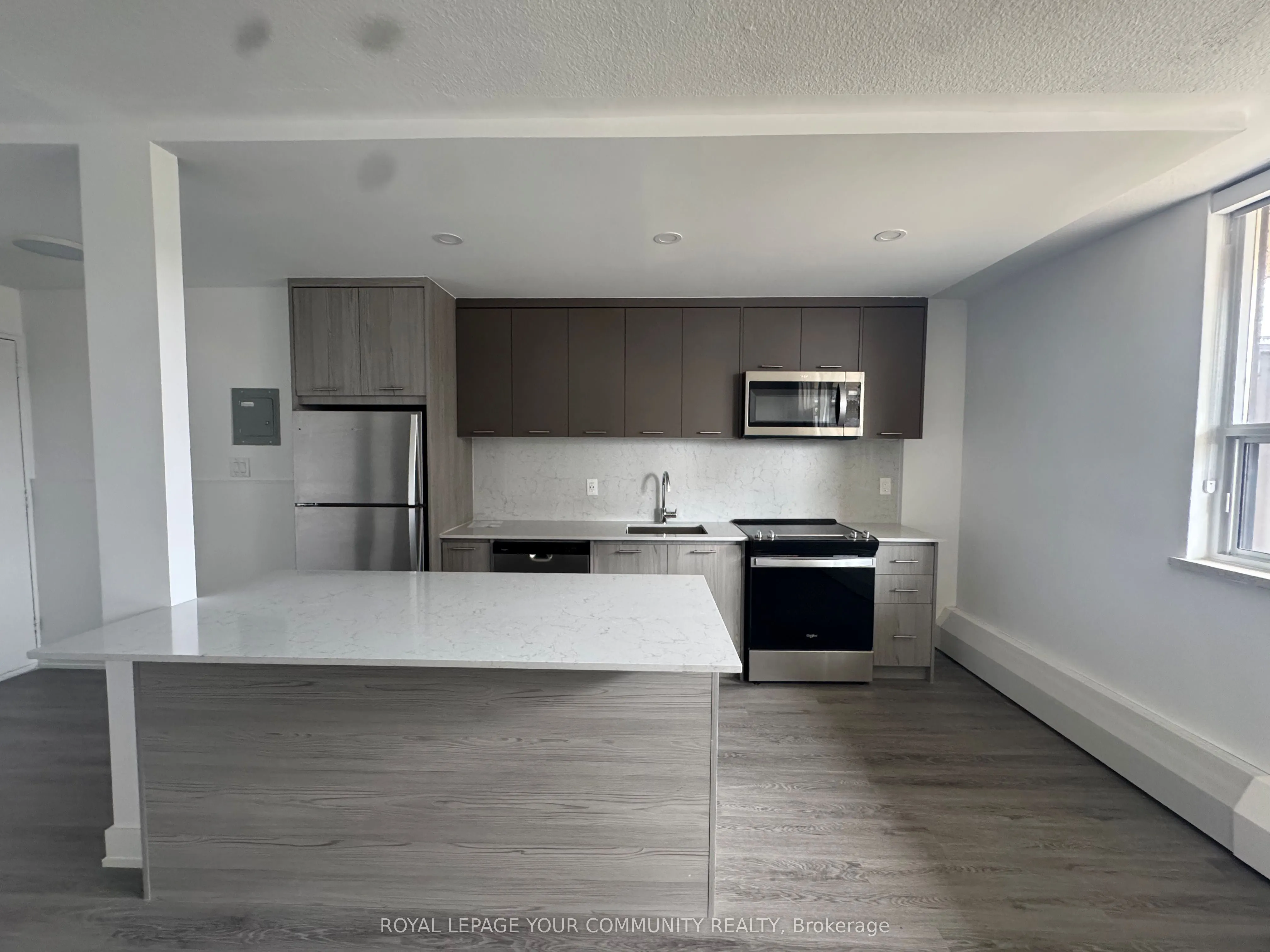 135 Tyndall Avenue, #0521