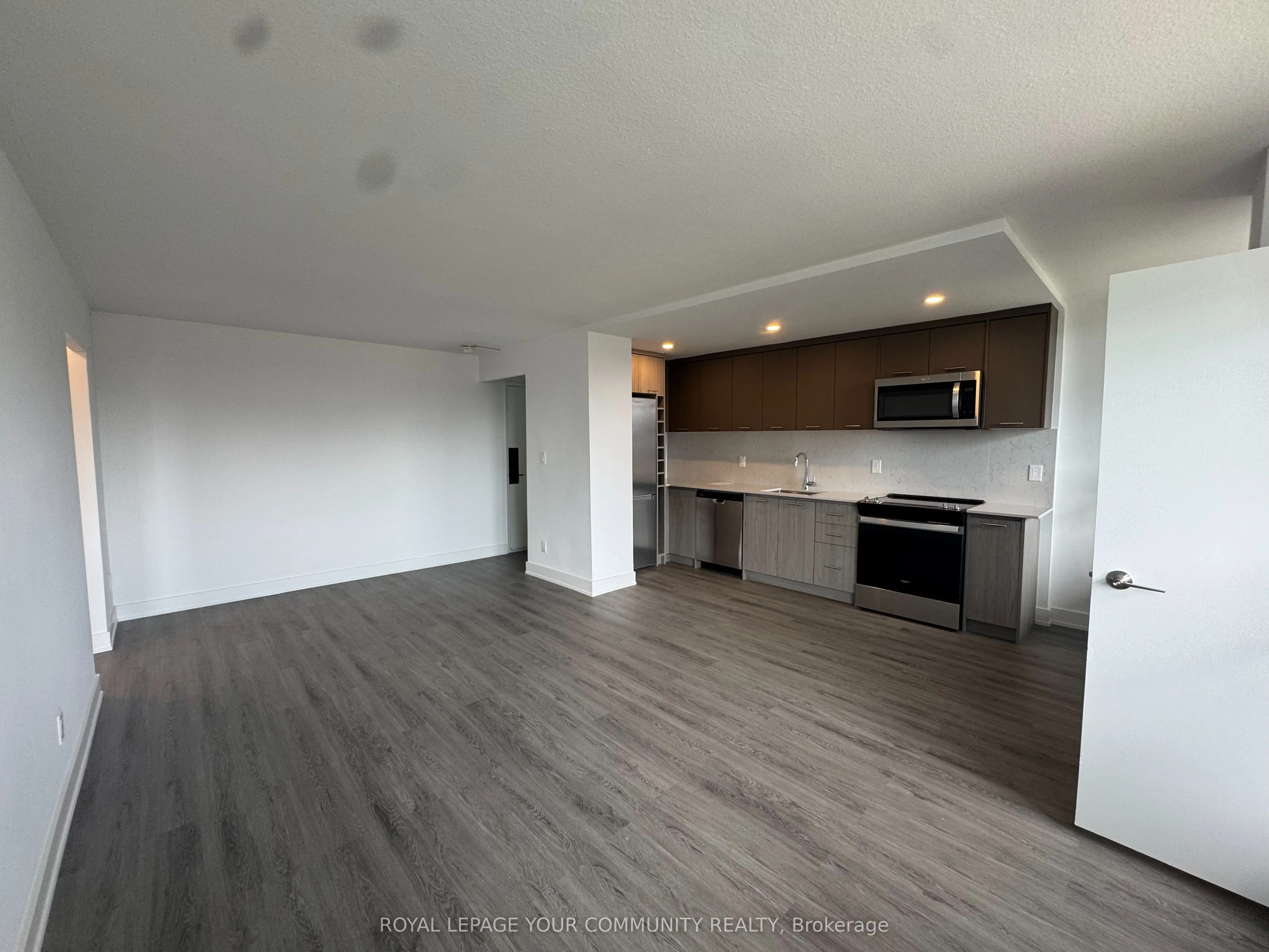 135 Tyndall Avenue, #0815