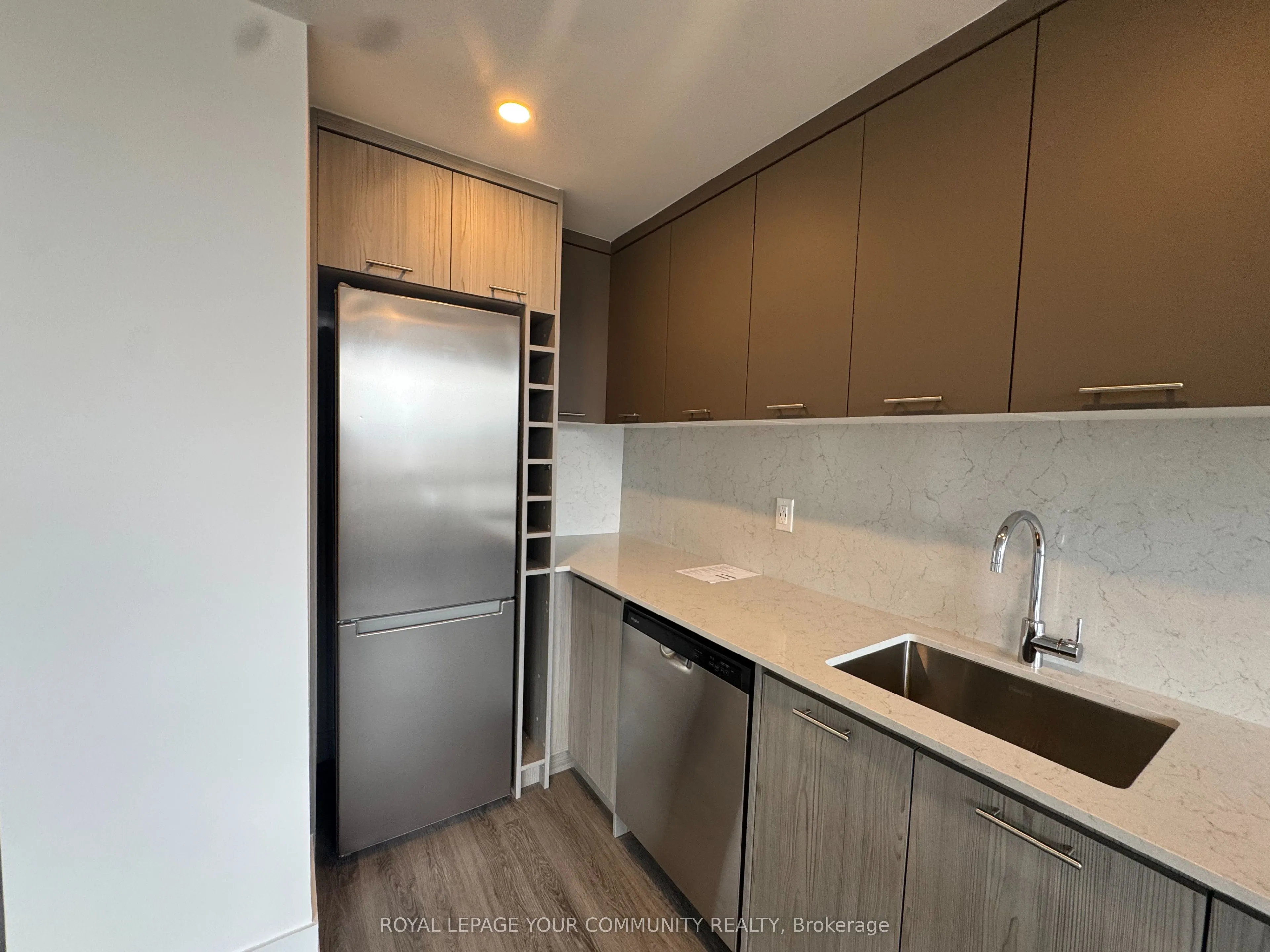 135 Tyndall Avenue, #0815