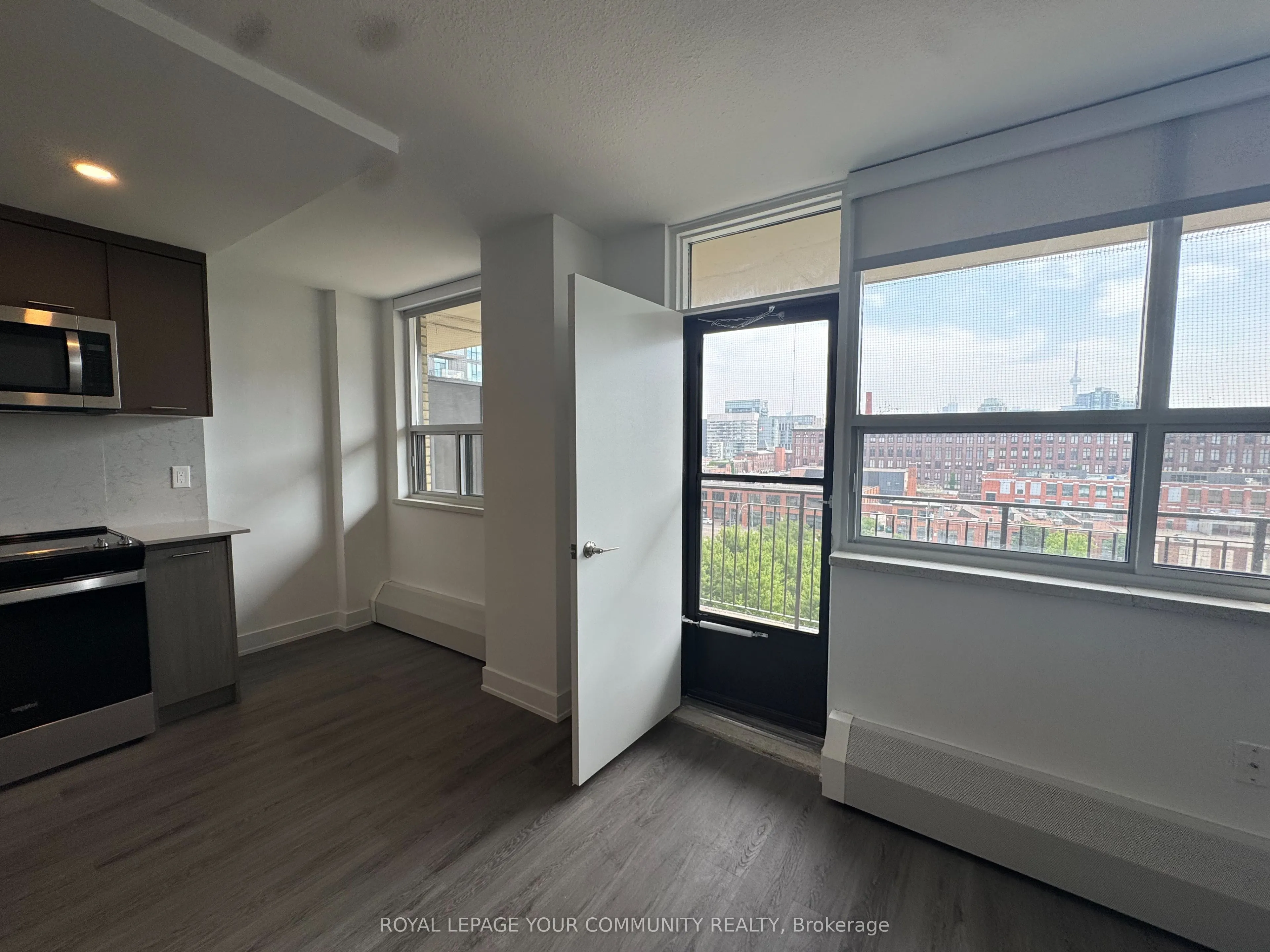 135 Tyndall Avenue, #0815