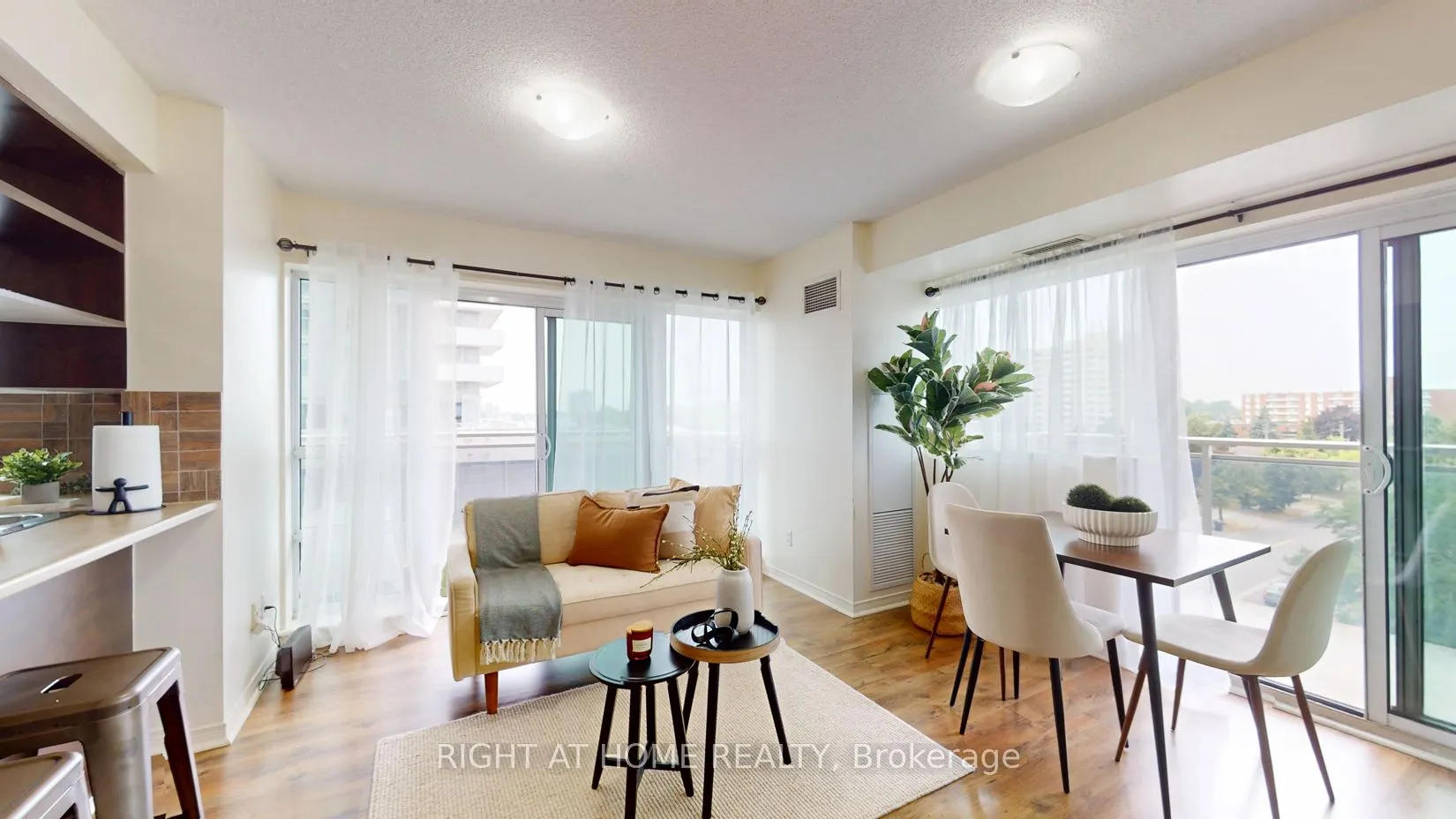 215 Queen Street E, #509