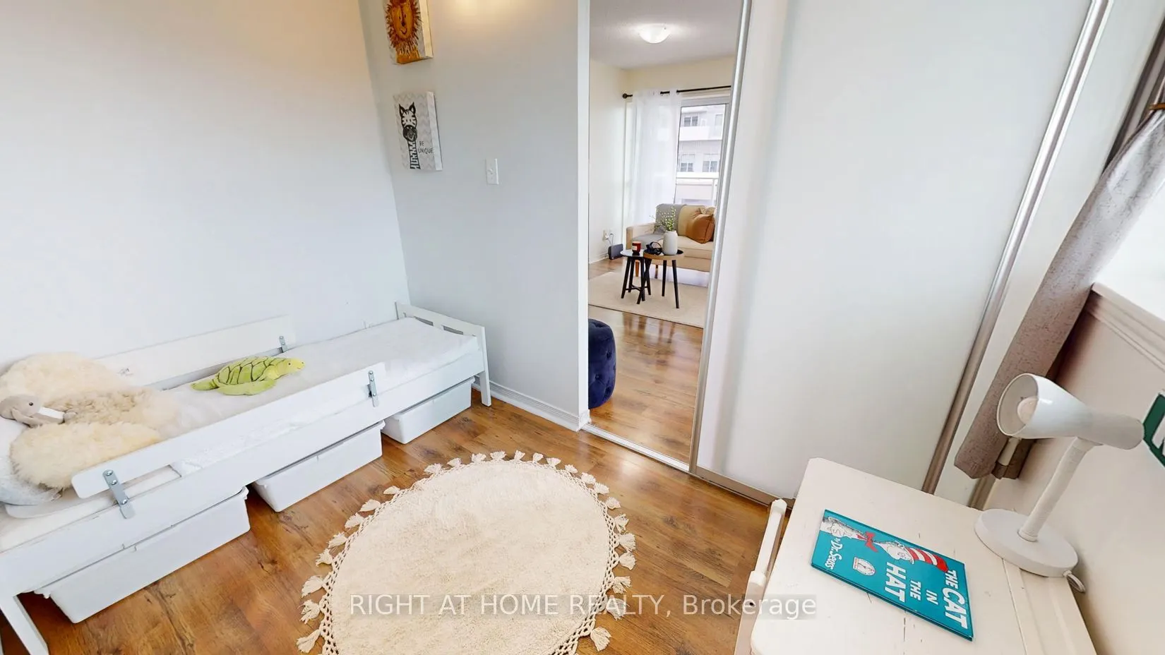 215 Queen Street E, #509