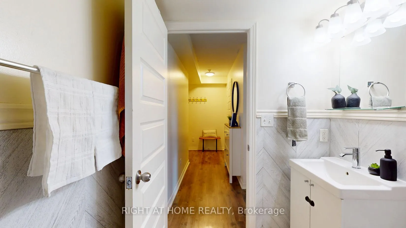 215 Queen Street E, #509