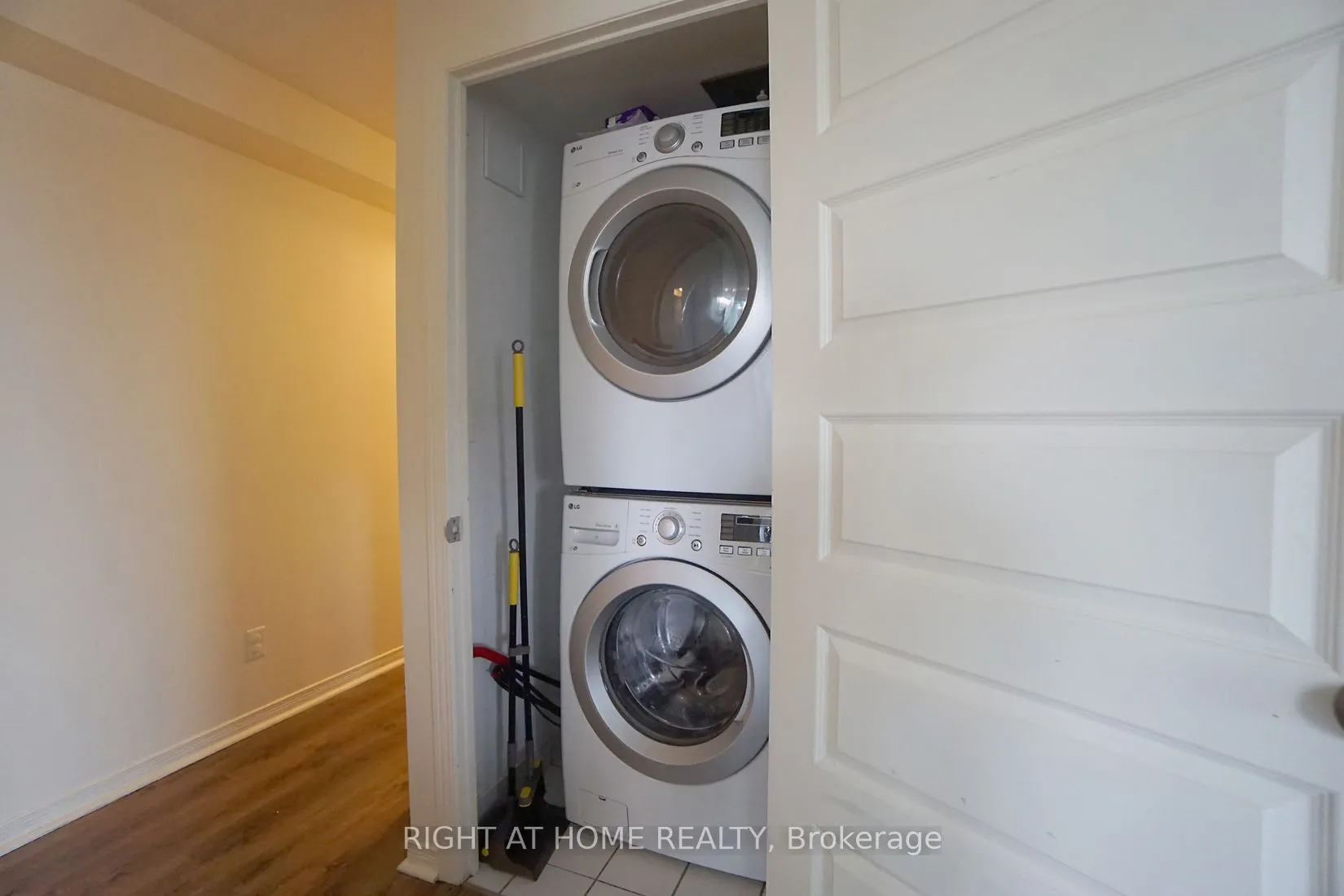215 Queen Street E, #509