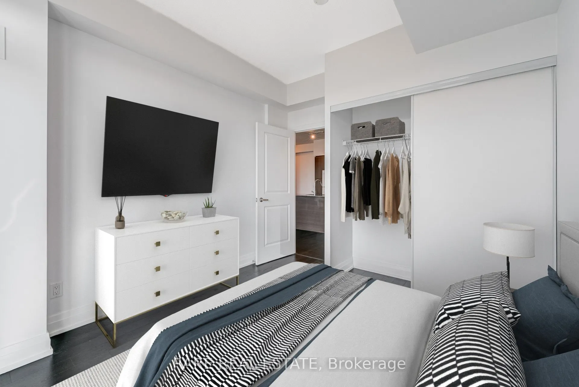 65 Speers Road, #1901