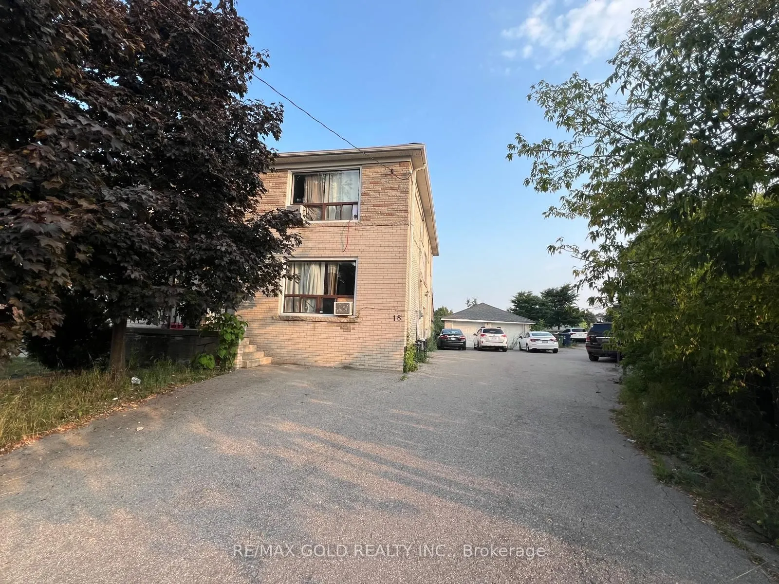 18 Leduc Drive