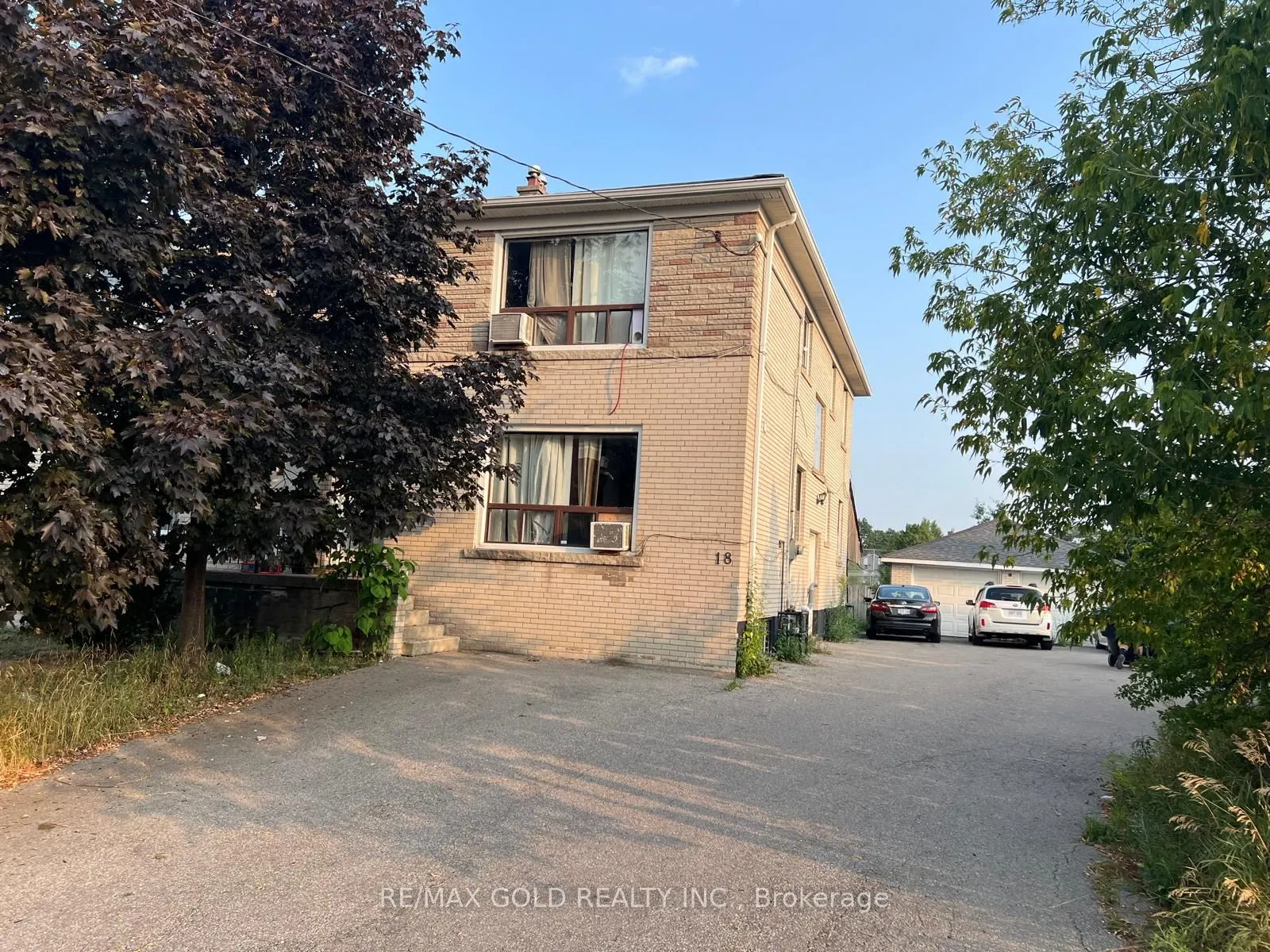 18 Leduc Drive