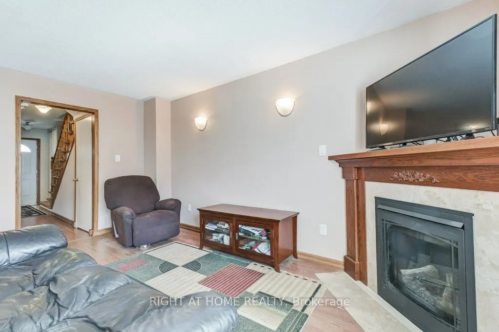 195 Howard Crescent