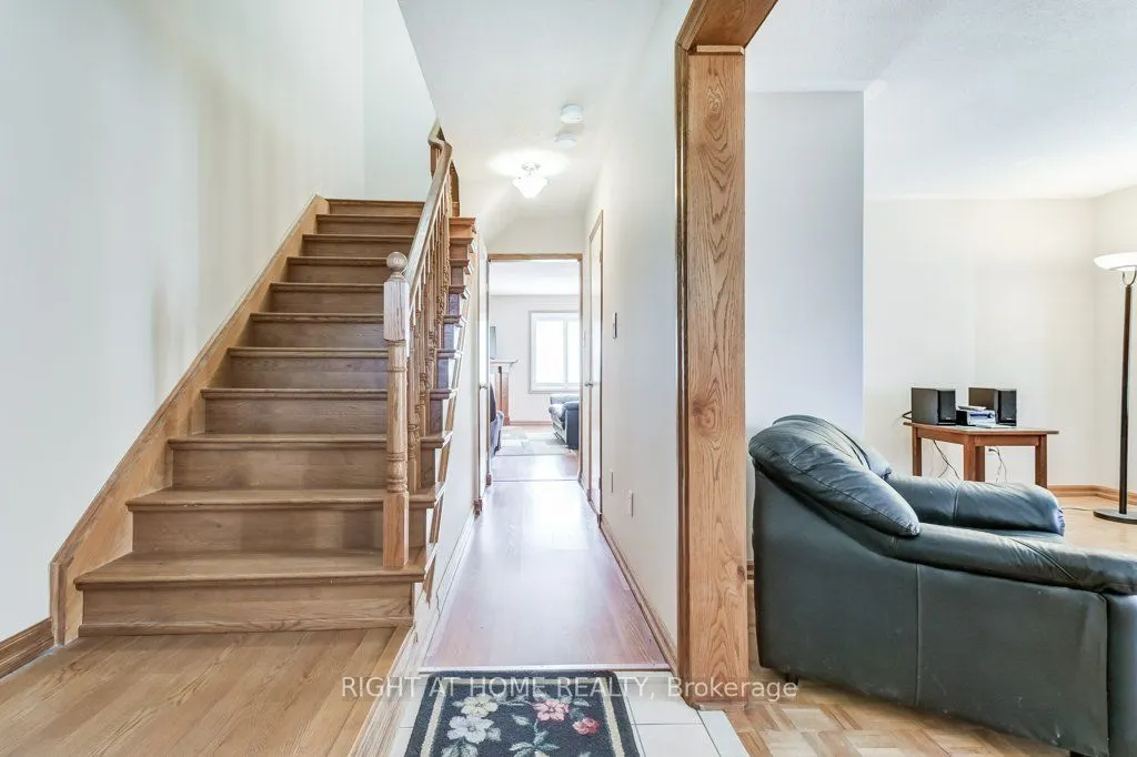 195 Howard Crescent