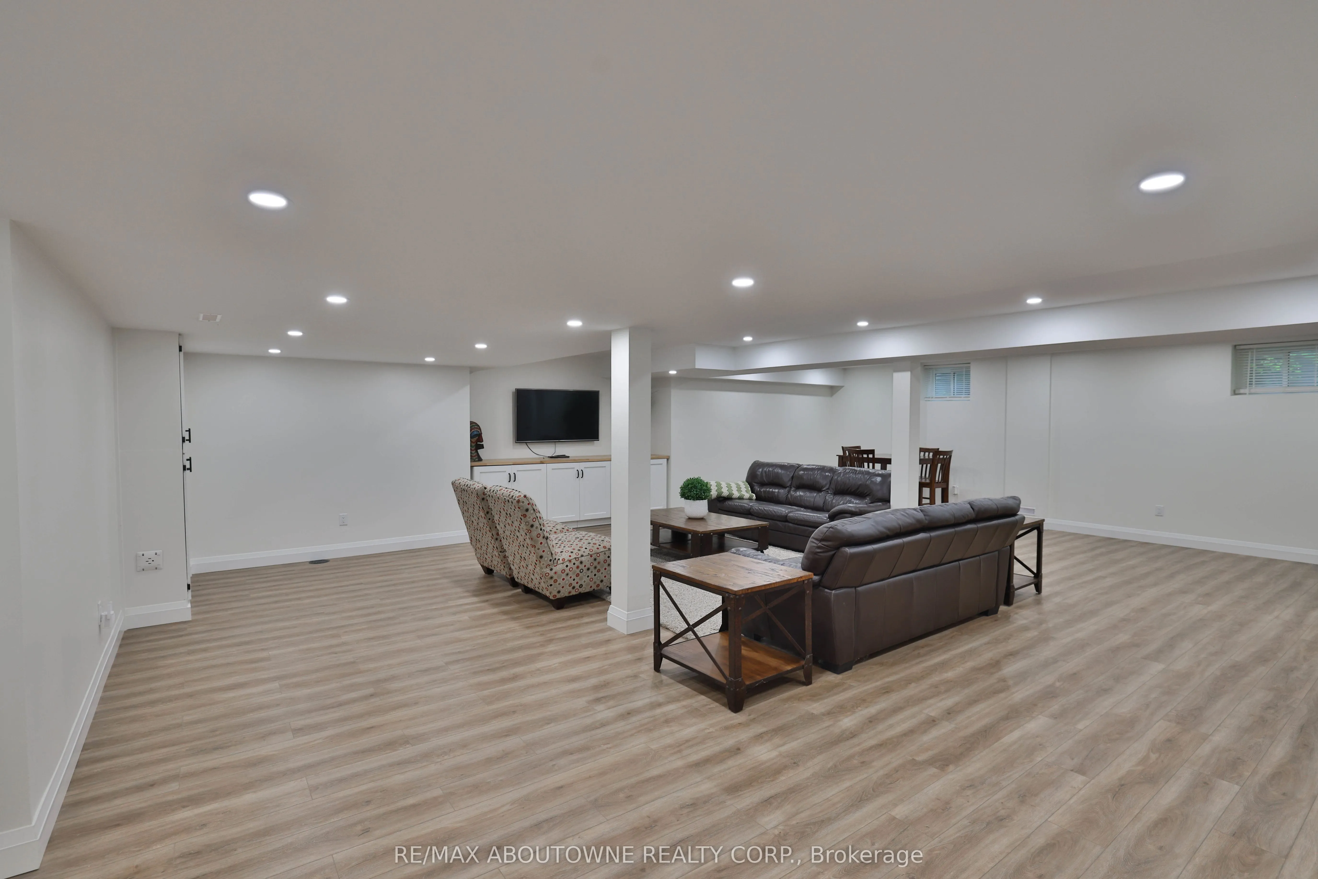 4220 Spruce Avenue