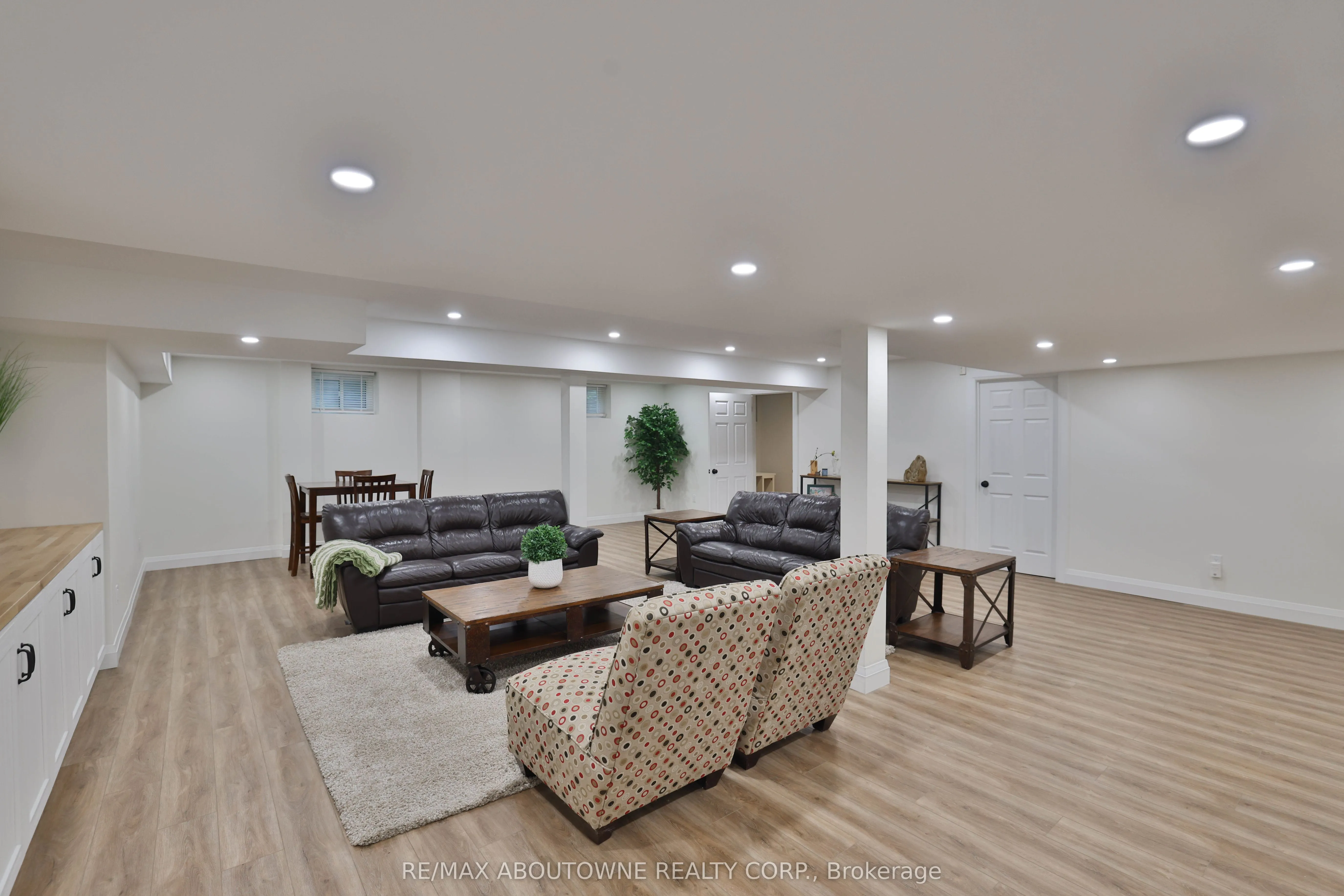 4220 Spruce Avenue