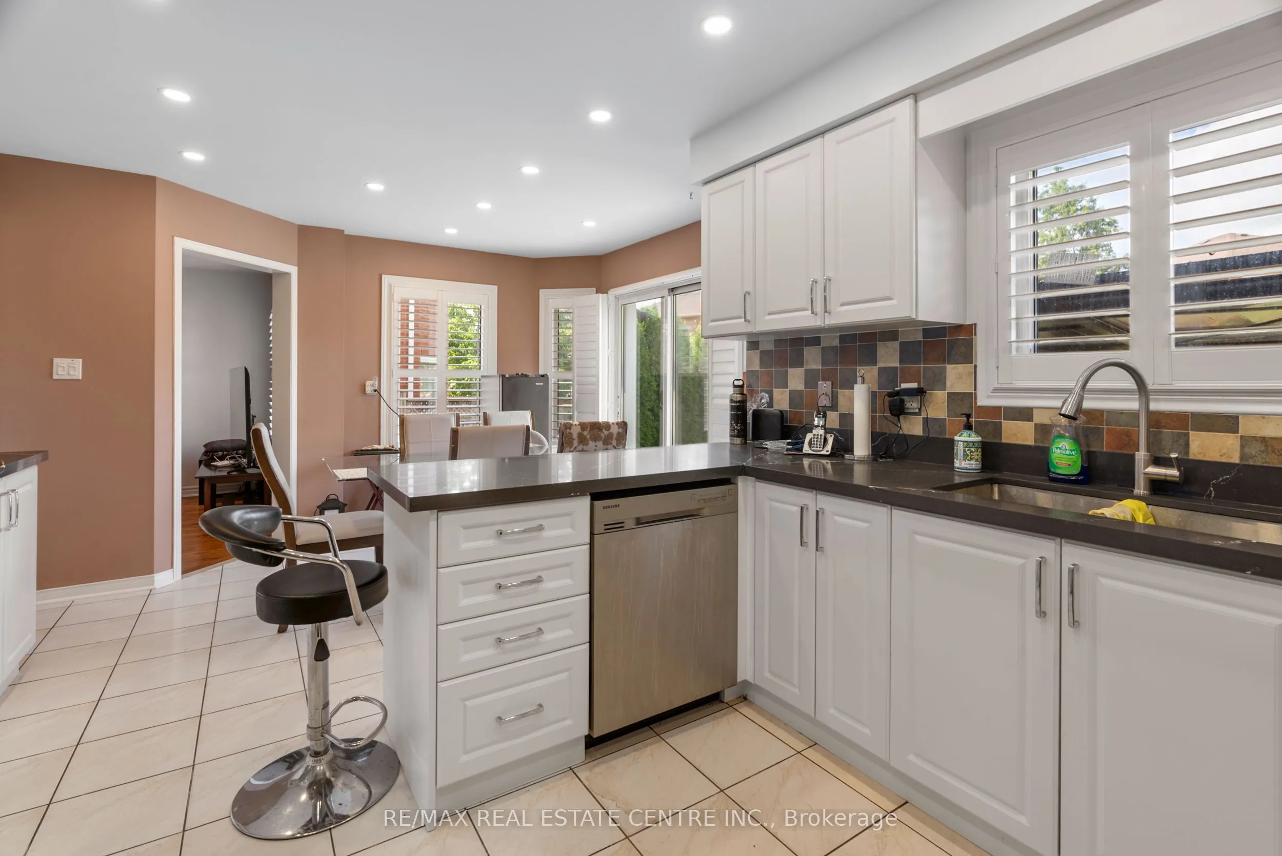 6672 Lisgar Drive