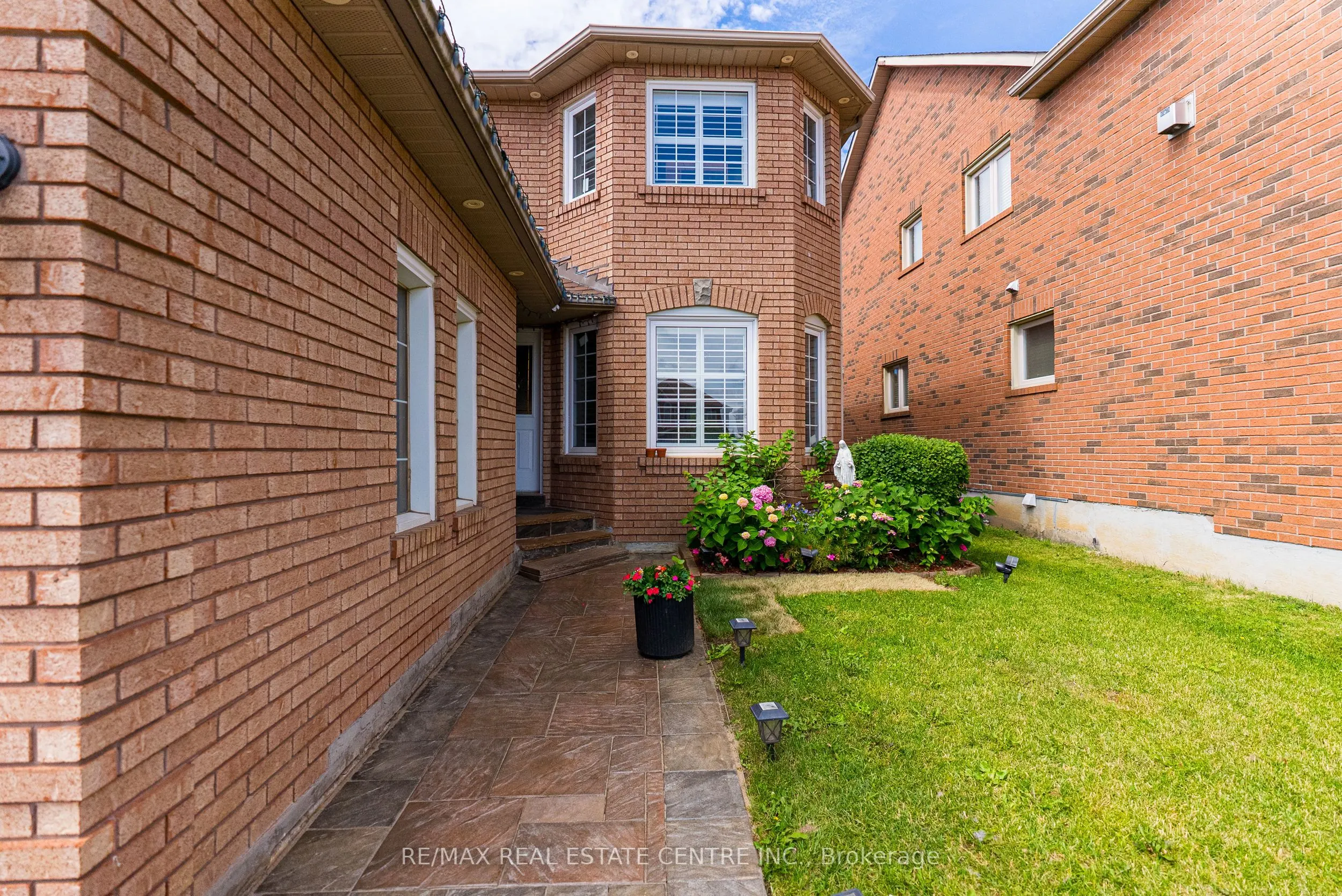 6672 Lisgar Drive