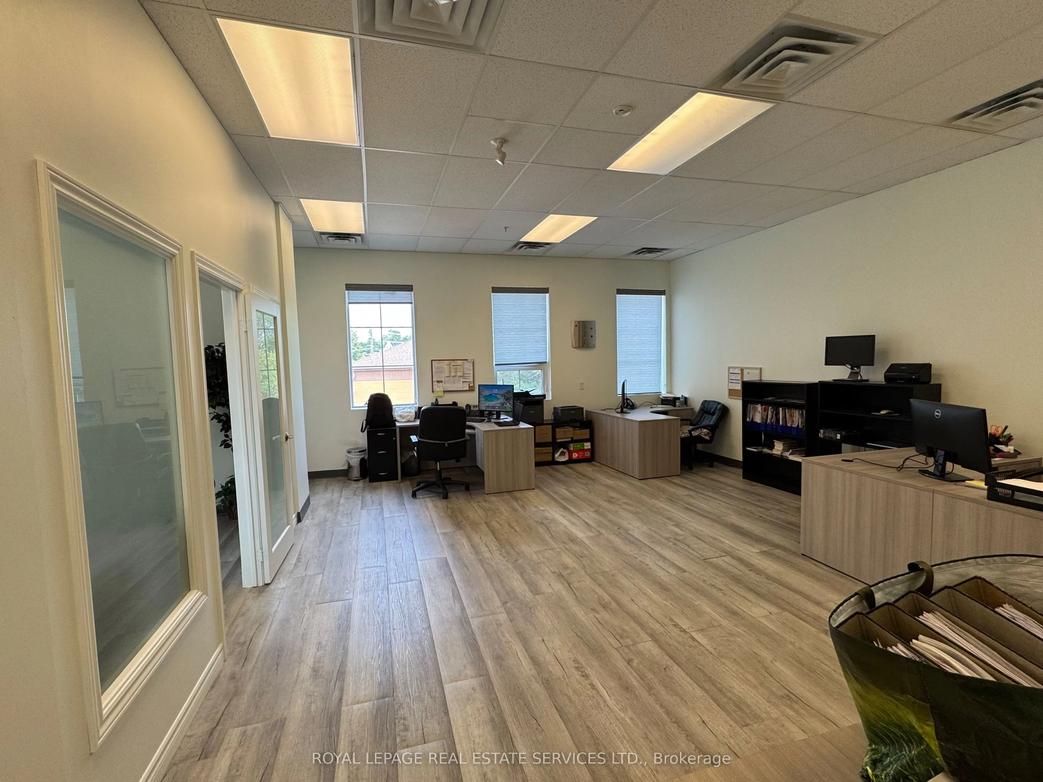49 Queen Street S, #11