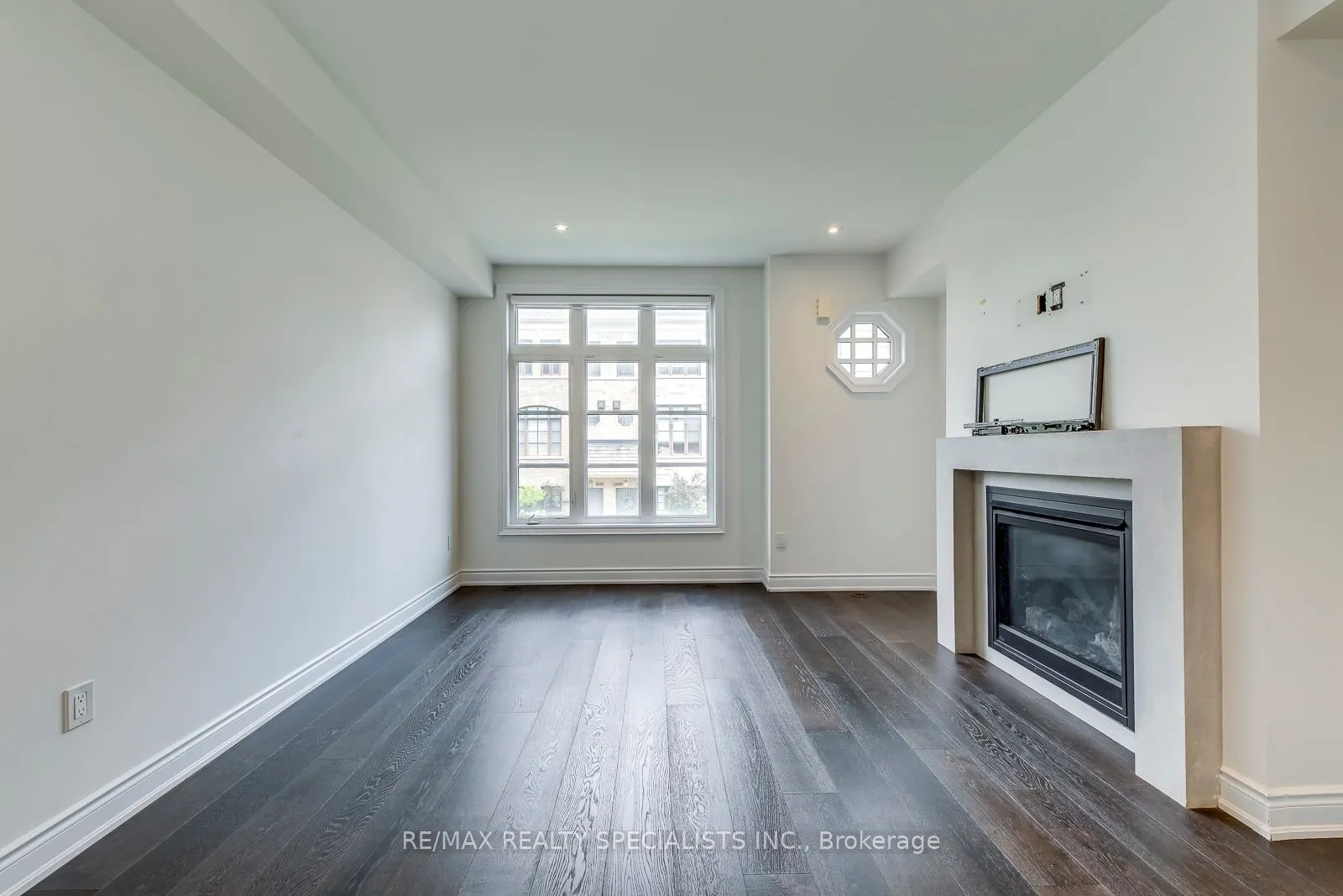 2025 Queensborough Gate, #24