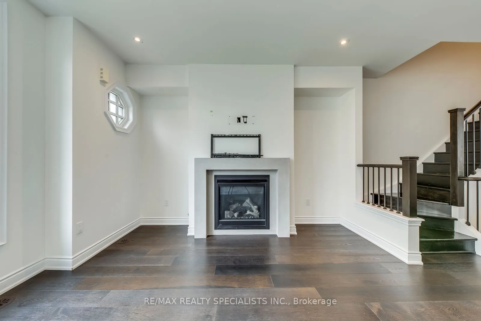 2025 Queensborough Gate, #24