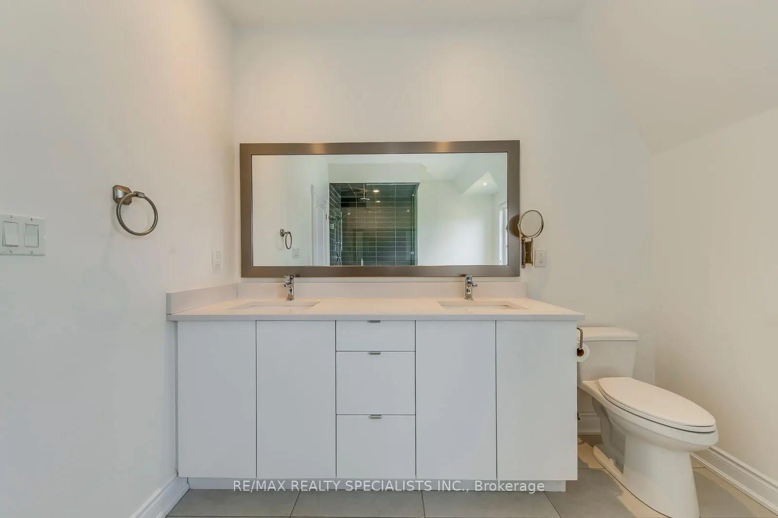 2025 Queensborough Gate, #24